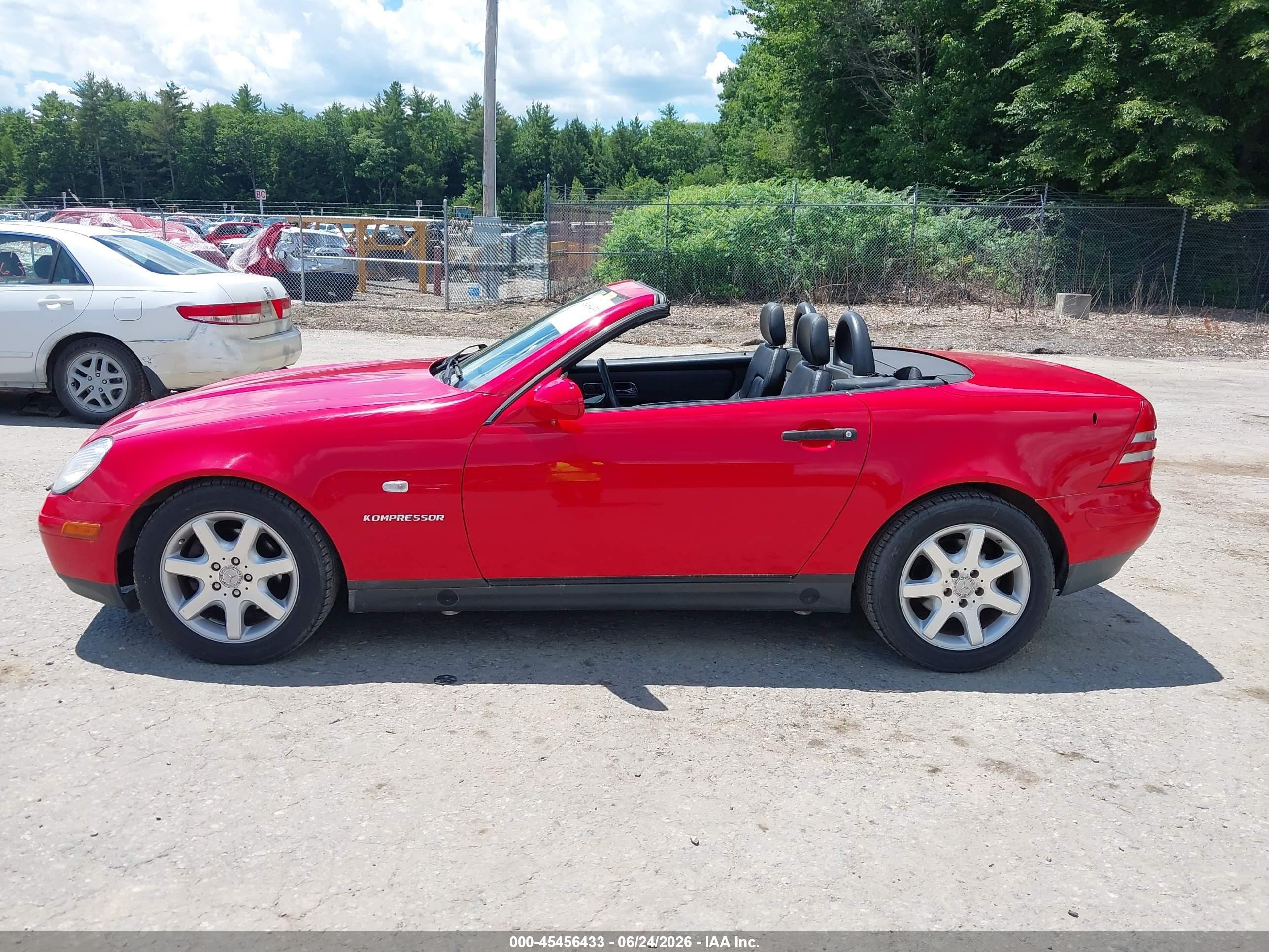 2000 Mercedes-benz Slk 230 Kompressor Red vin: WDBKK47FXYF147499