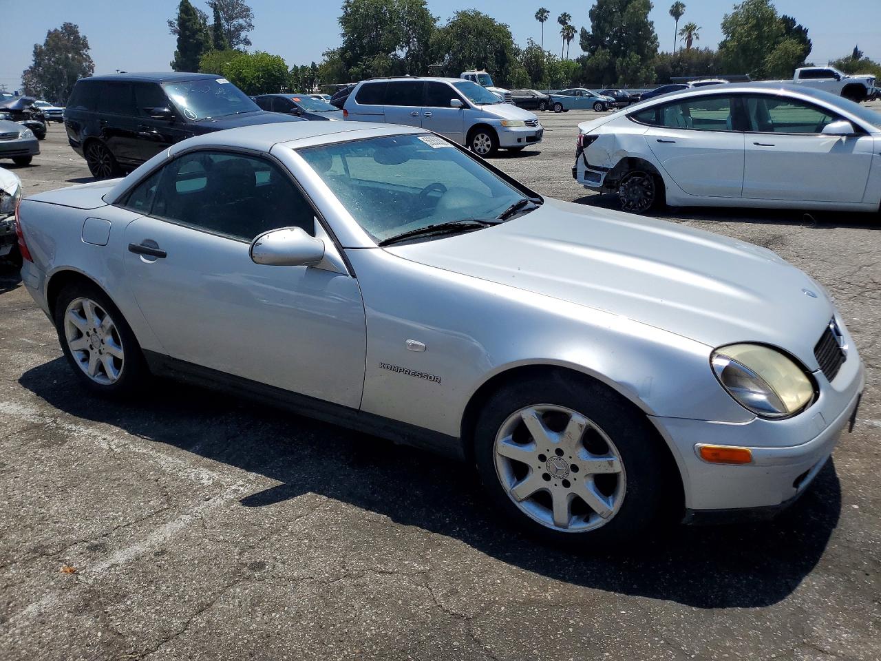 2000 Mercedes-benz Slk 230 Kompressor Silver vin: WDBKK47FXYF155554