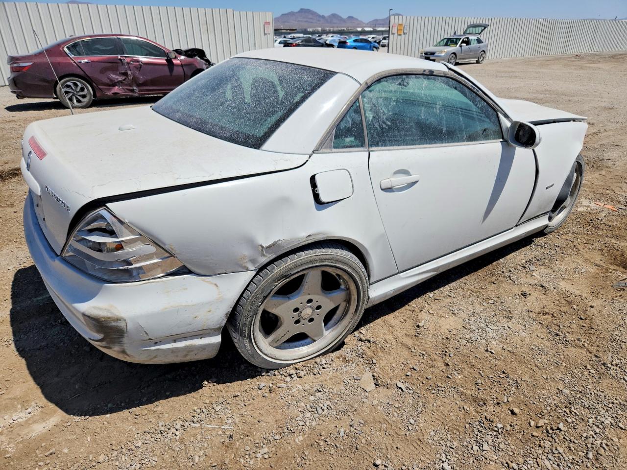 2001 Mercedes-benz Slk 230 Kompressor White vin: WDBKK49F11F174254
