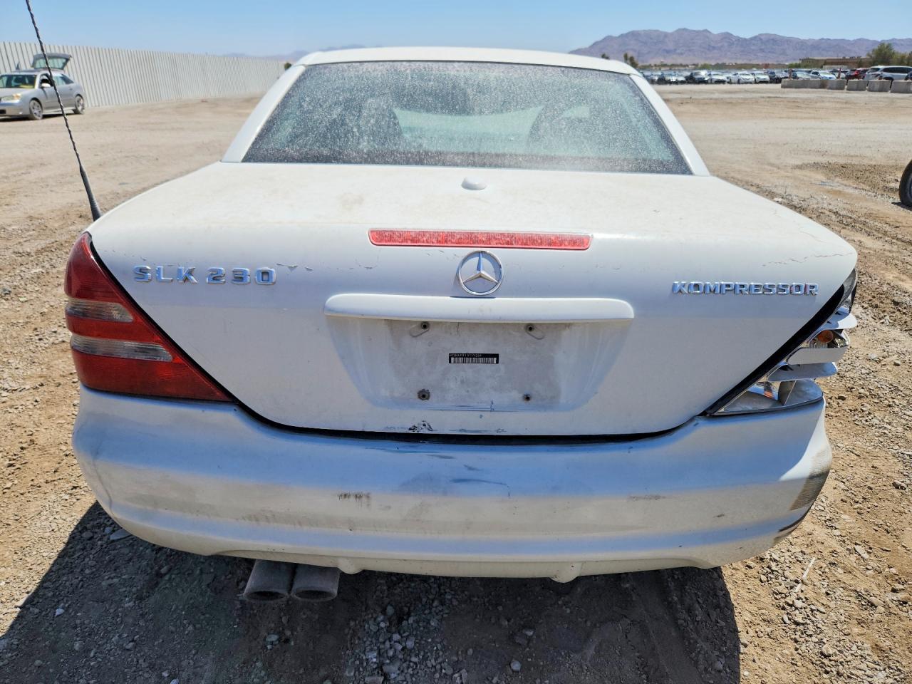 2001 Mercedes-benz Slk 230 Kompressor White vin: WDBKK49F11F174254