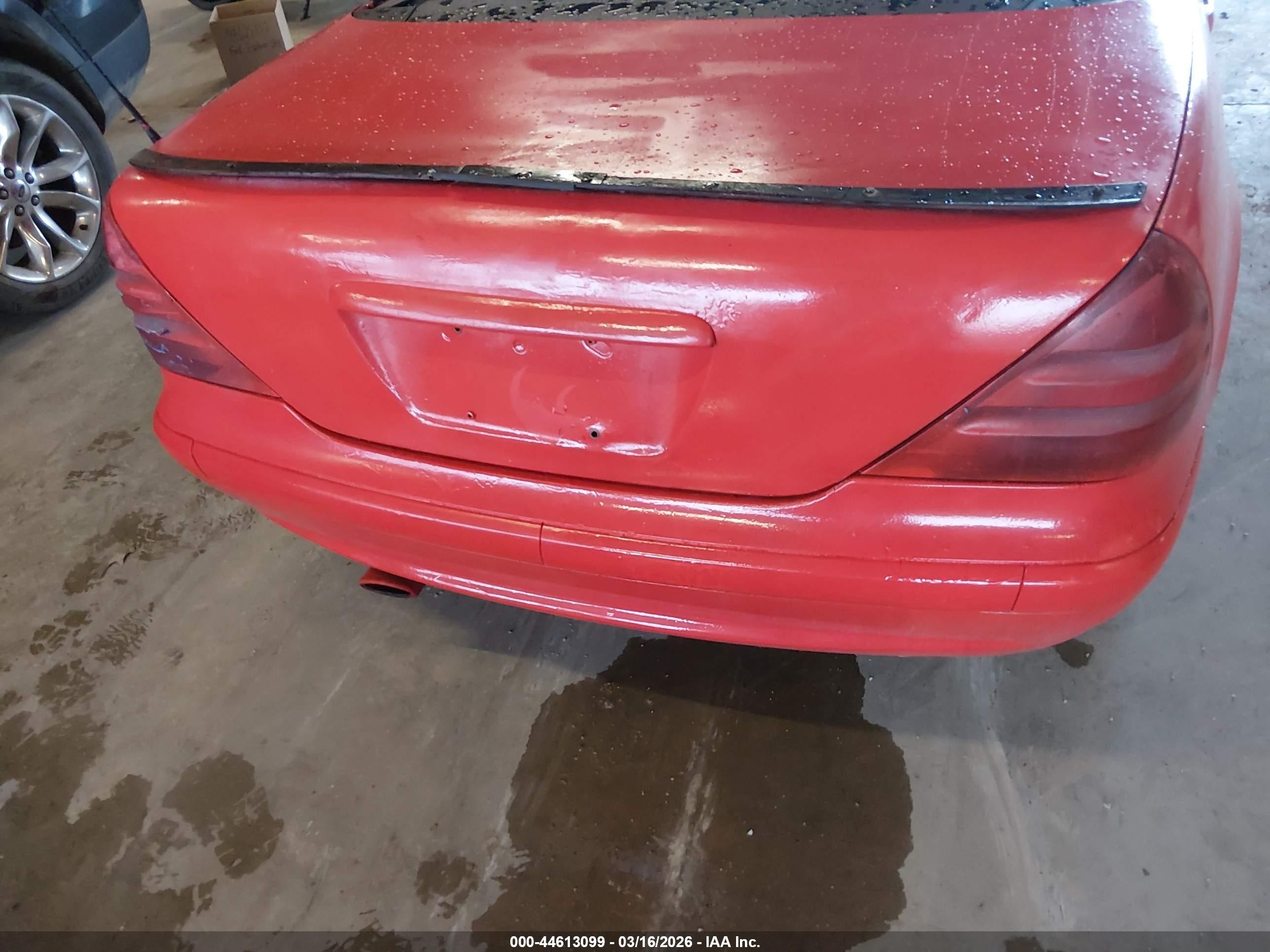2001 Mercedes-benz Slk 230 Kompressor Red vin: WDBKK49F11F195802