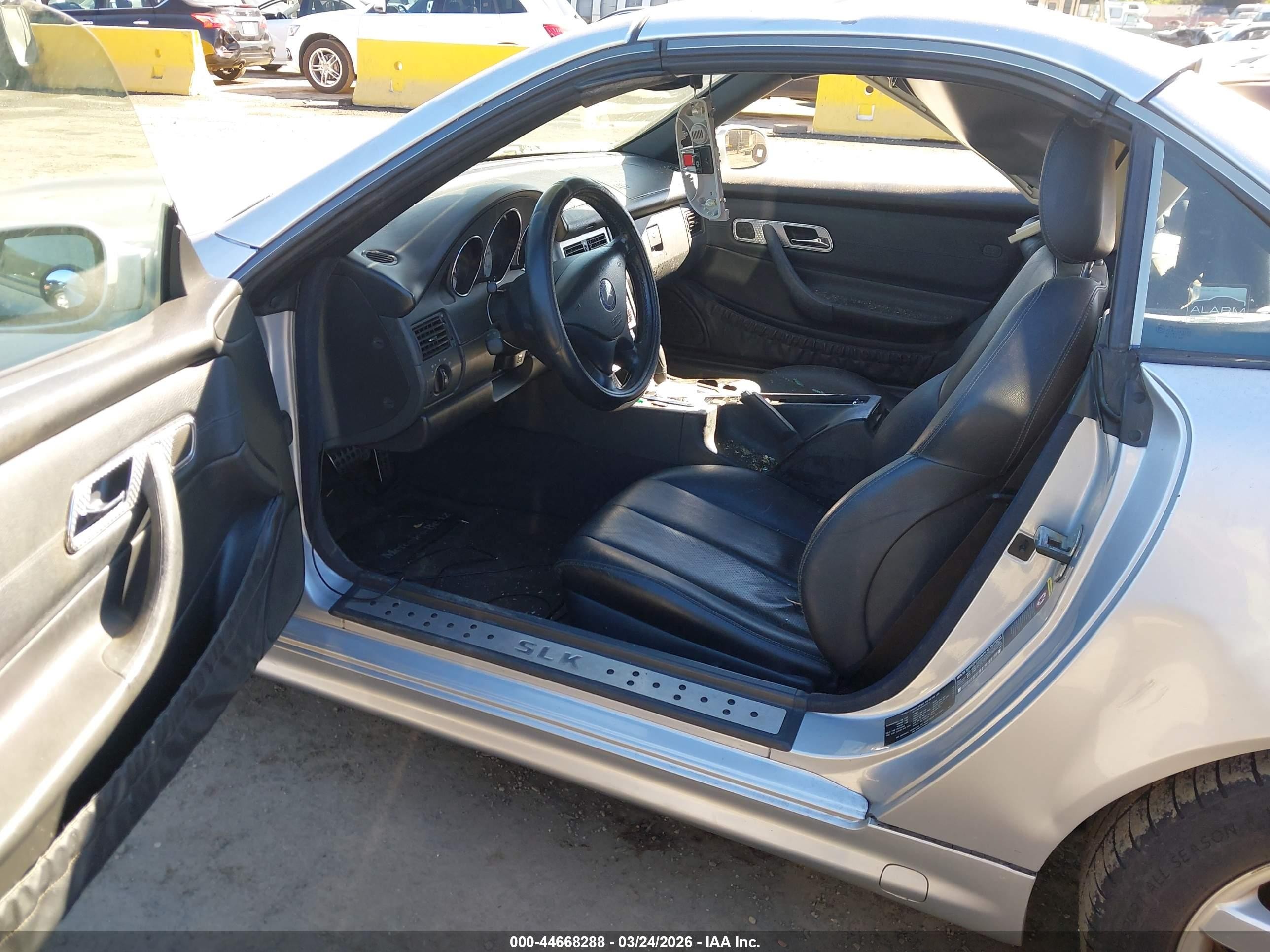 2001 Mercedes-benz Slk 230 Kompressor Silver vin: WDBKK49F11F224733