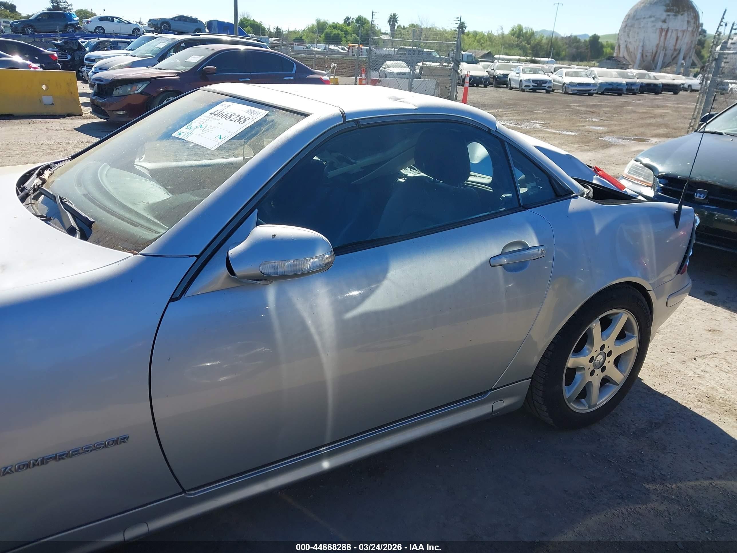2001 Mercedes-benz Slk 230 Kompressor Silver vin: WDBKK49F11F224733