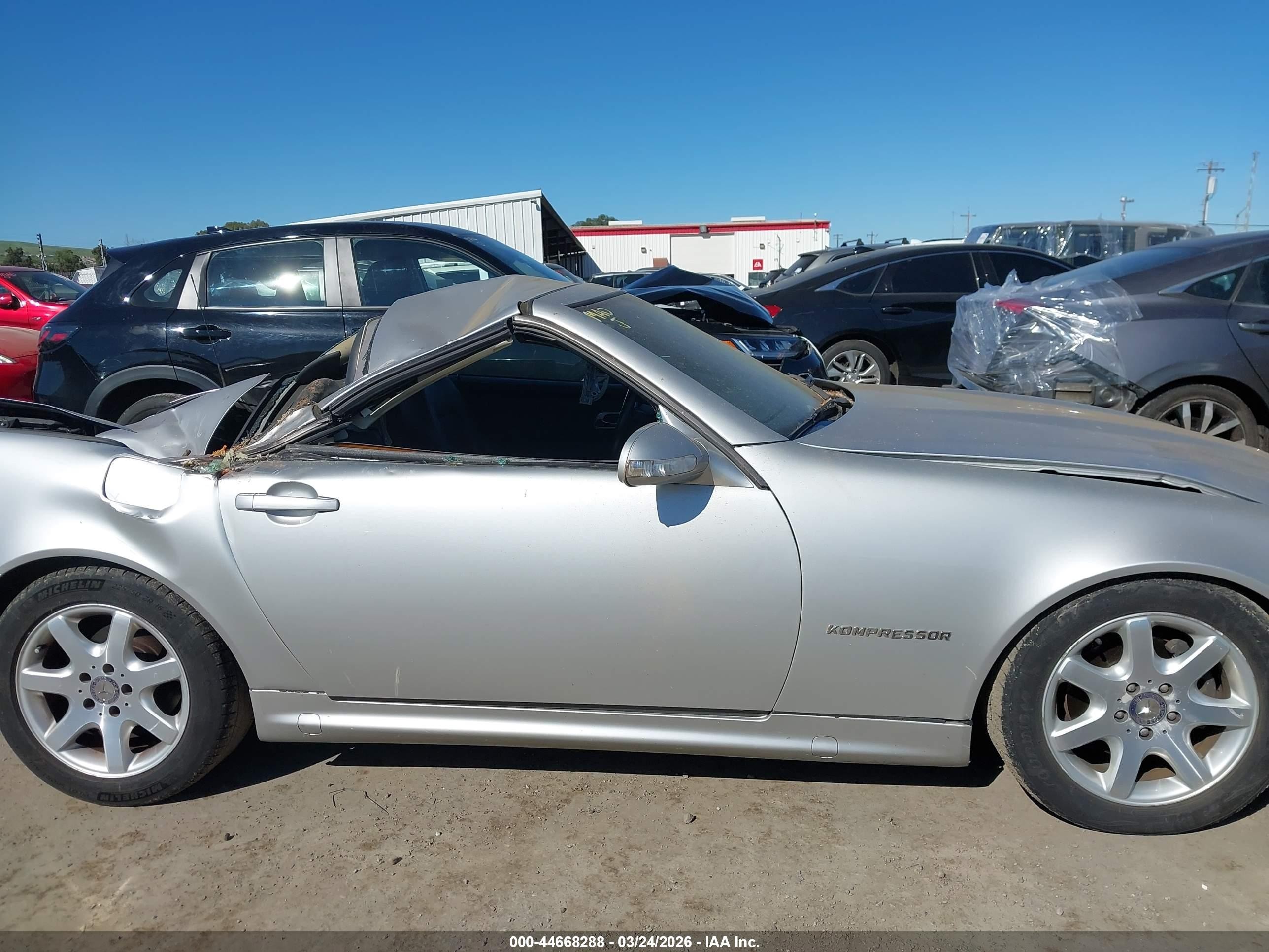 2001 Mercedes-benz Slk 230 Kompressor Silver vin: WDBKK49F11F224733