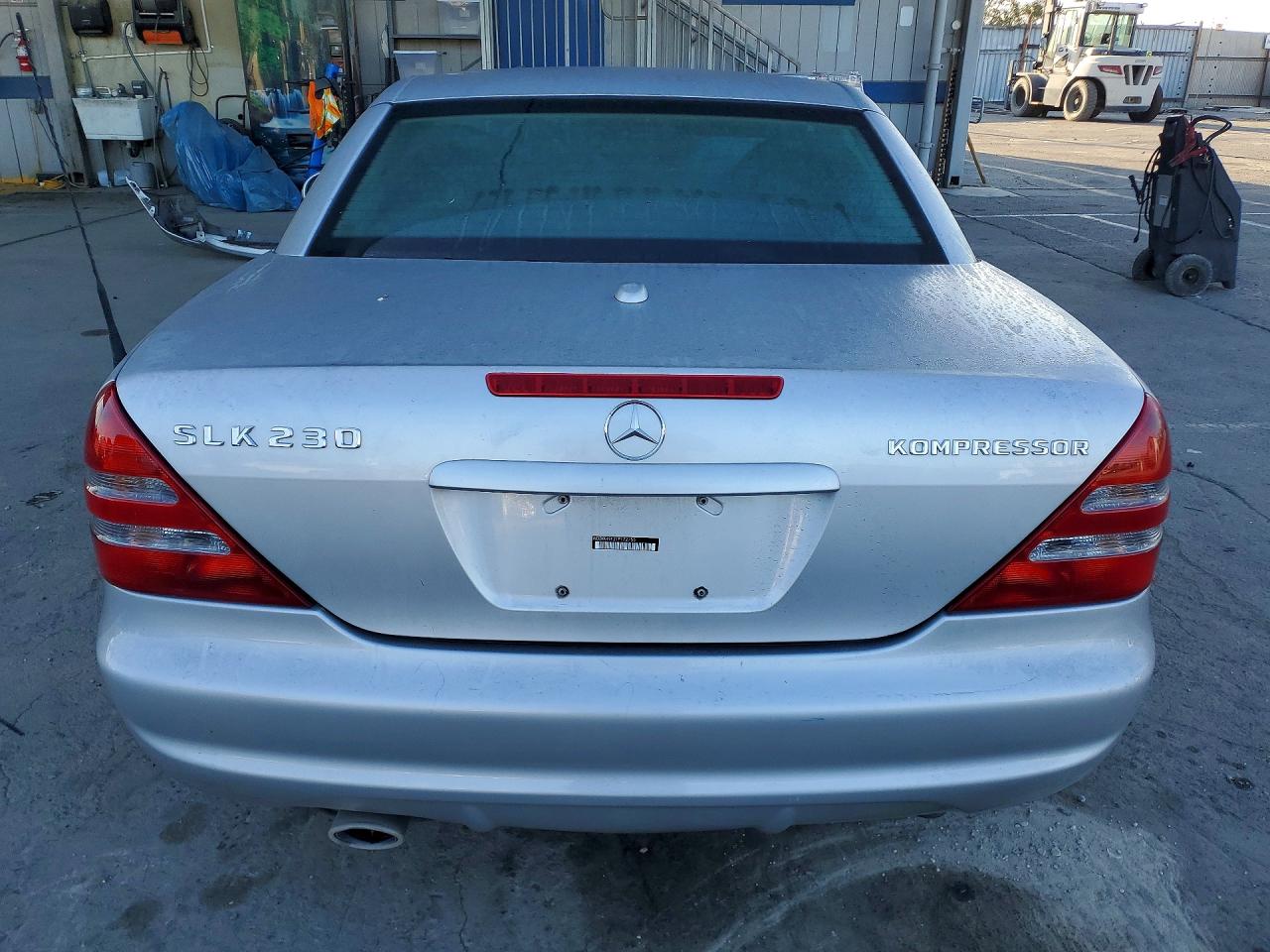 2001 Mercedes-benz Slk 230 Kompressor Silver vin: WDBKK49F21F172755