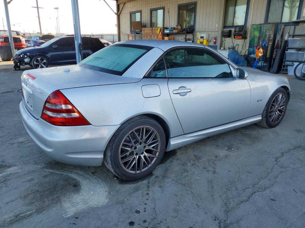 2001 Mercedes-benz Slk 230 Kompressor Silver vin: WDBKK49F21F172755