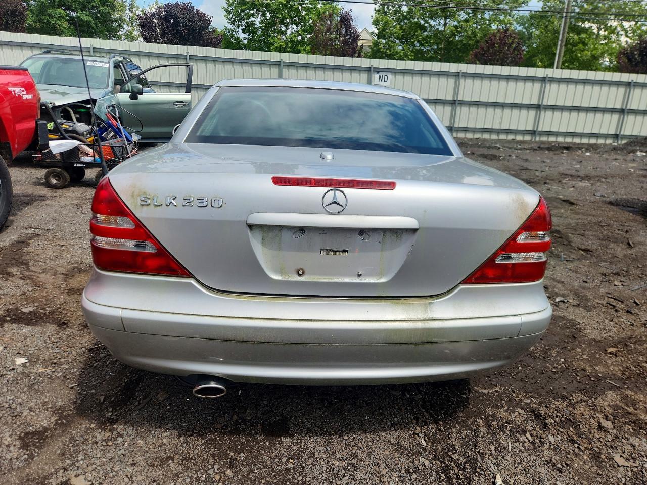 2001 Mercedes-benz Slk 230 Kompressor Silver vin: WDBKK49F21F176627