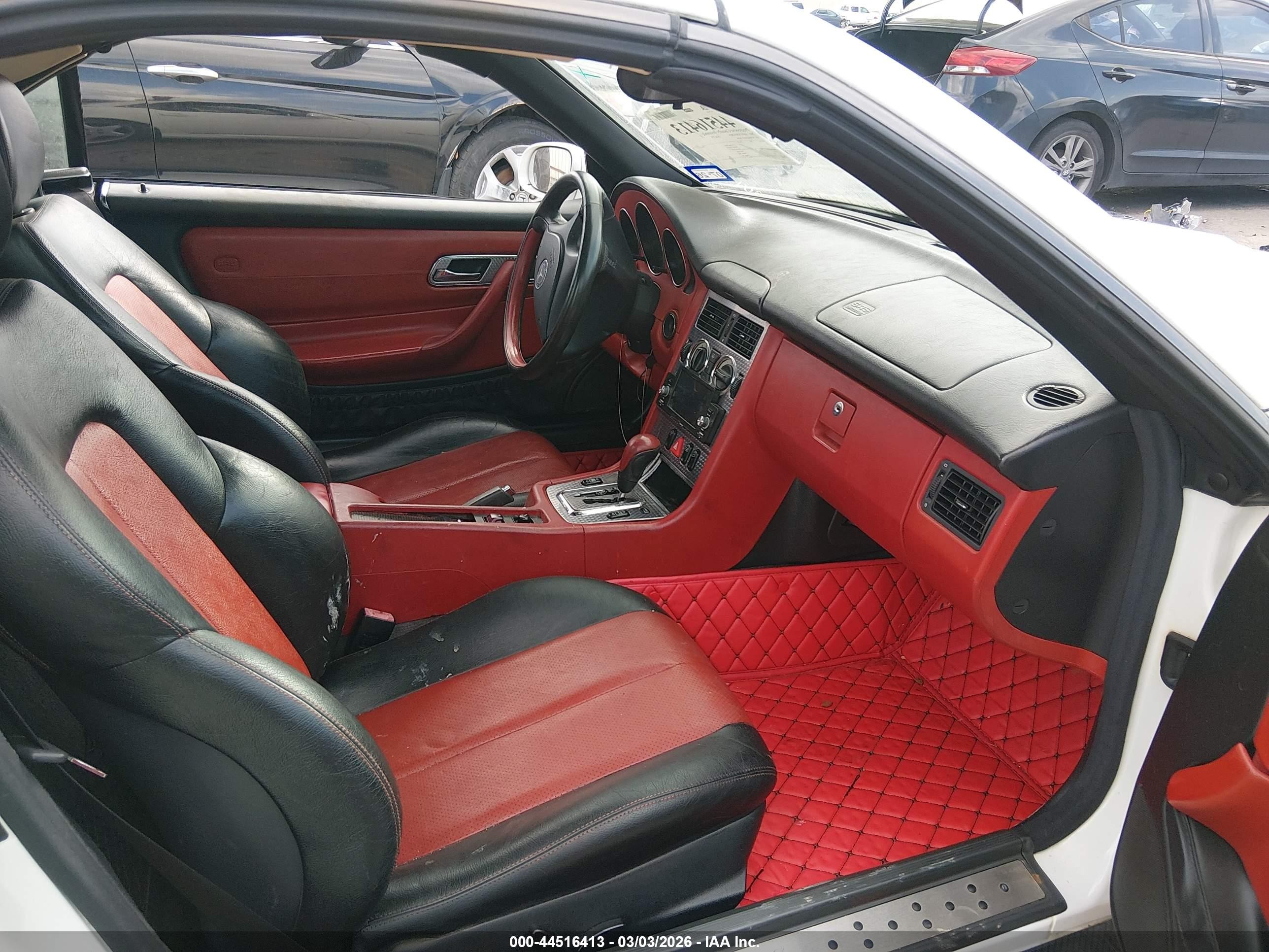 2001 Mercedes-benz Slk 230 Kompressor White vin: WDBKK49F21F176904