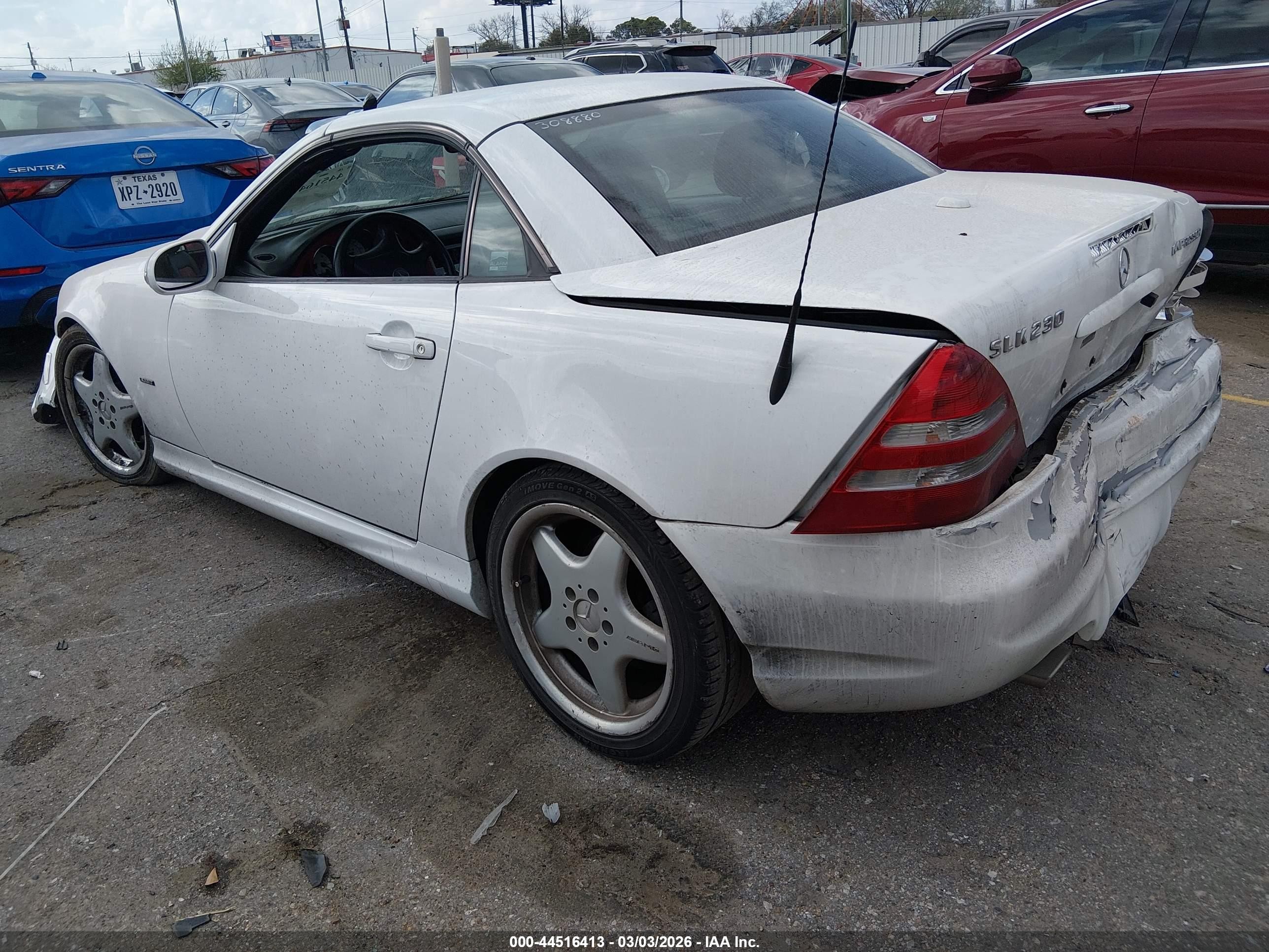 2001 Mercedes-benz Slk 230 Kompressor White vin: WDBKK49F21F176904