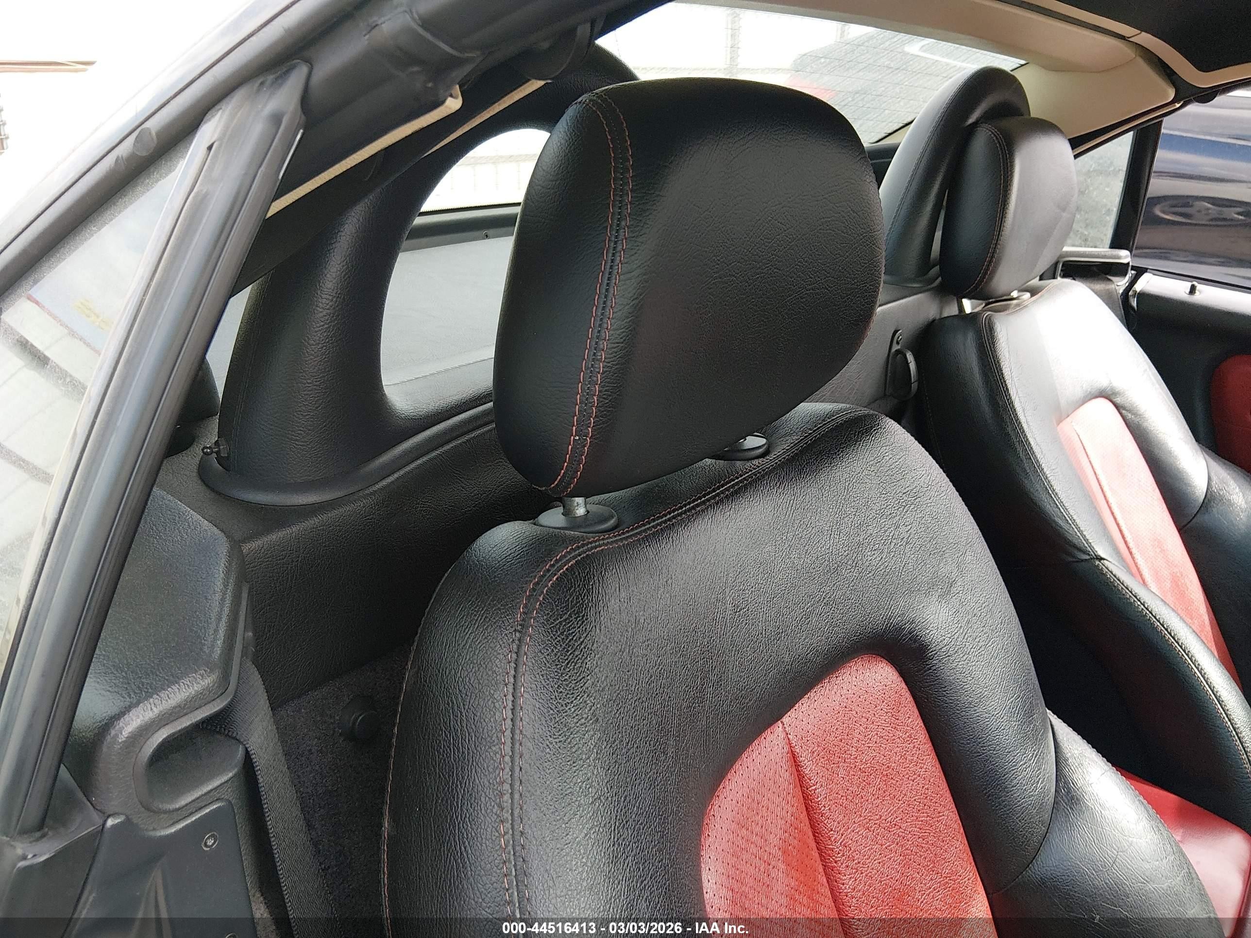 2001 Mercedes-benz Slk 230 Kompressor White vin: WDBKK49F21F176904