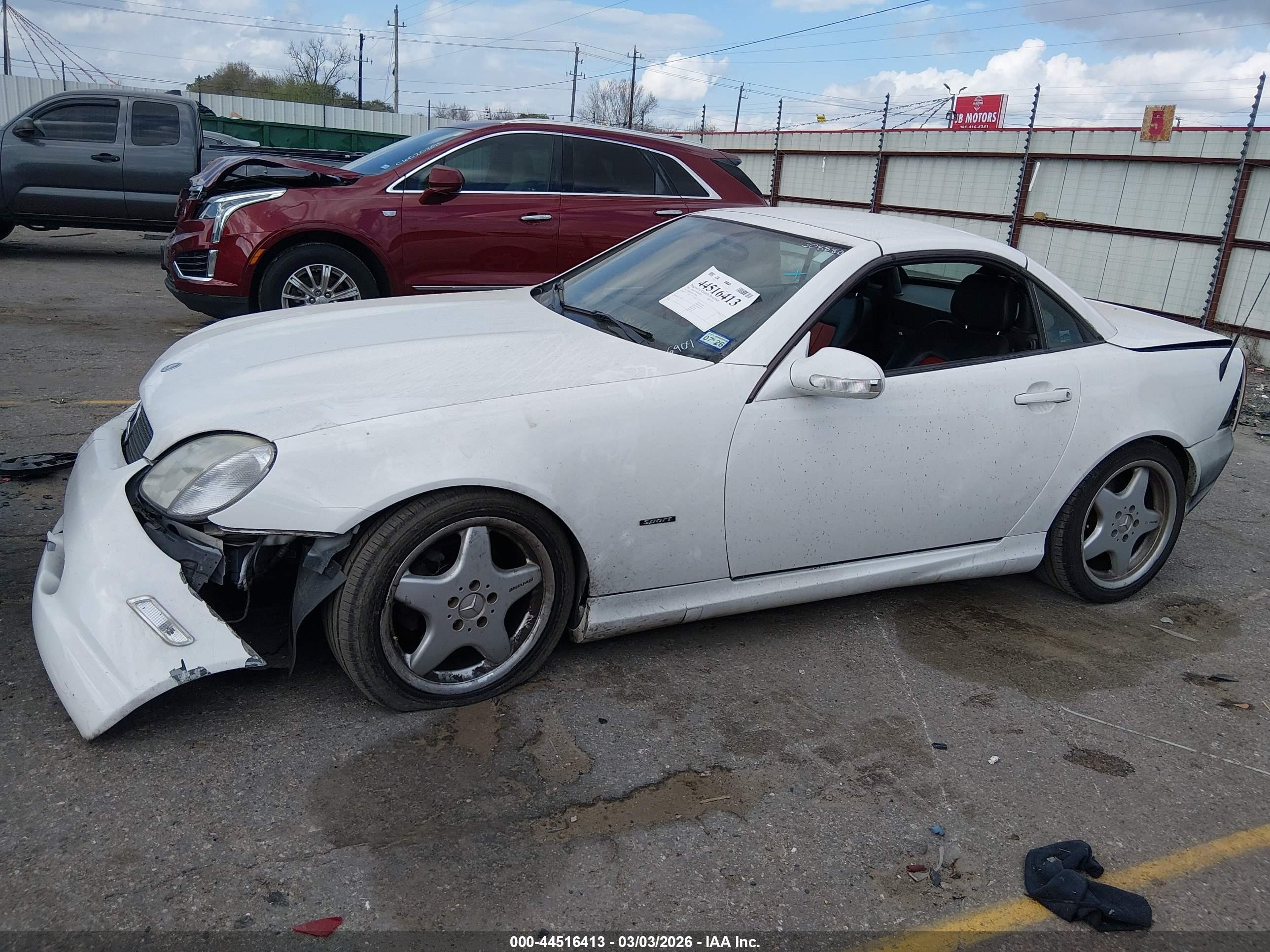 2001 Mercedes-benz Slk 230 Kompressor White vin: WDBKK49F21F176904