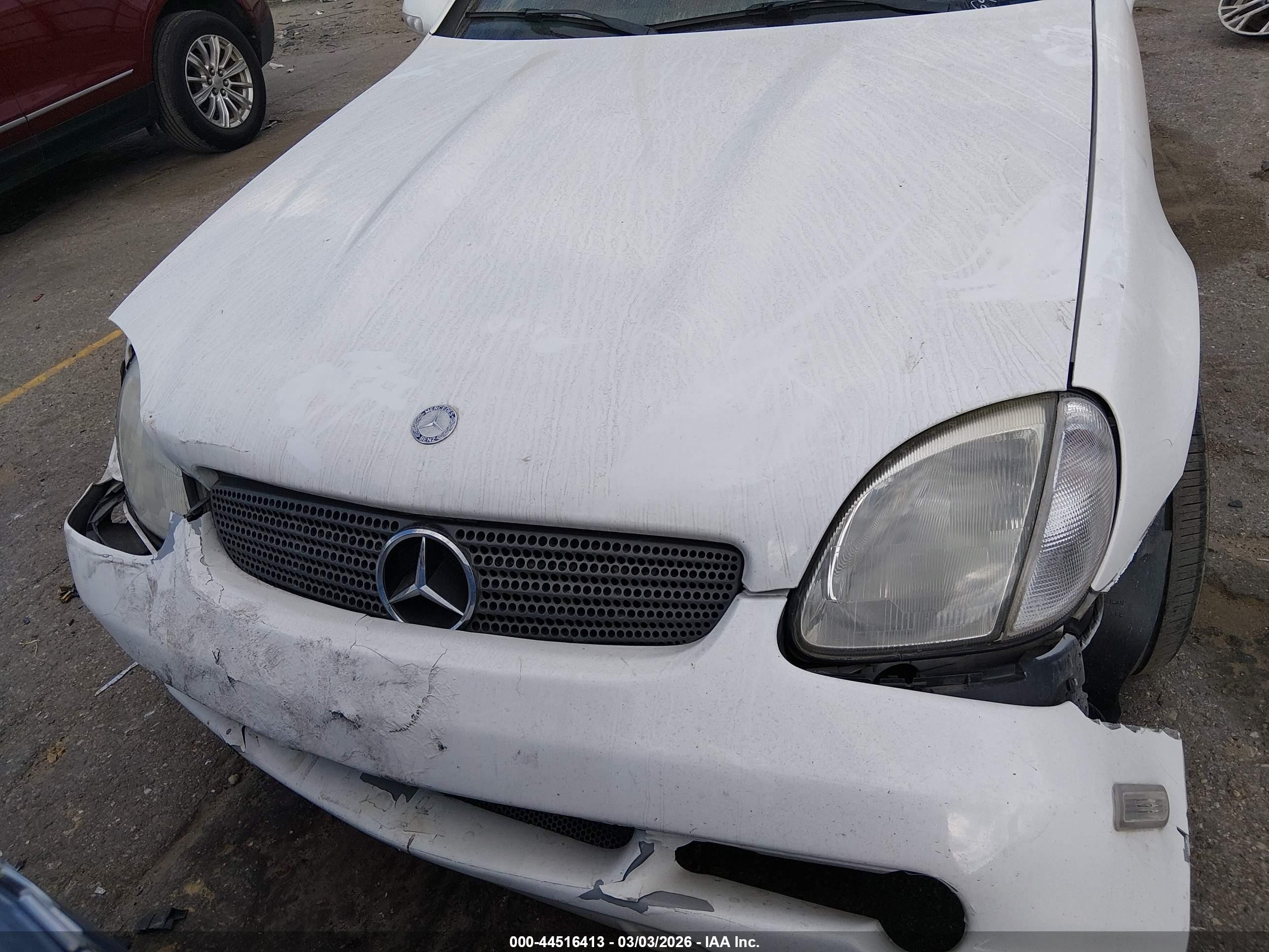 2001 Mercedes-benz Slk 230 Kompressor White vin: WDBKK49F21F176904