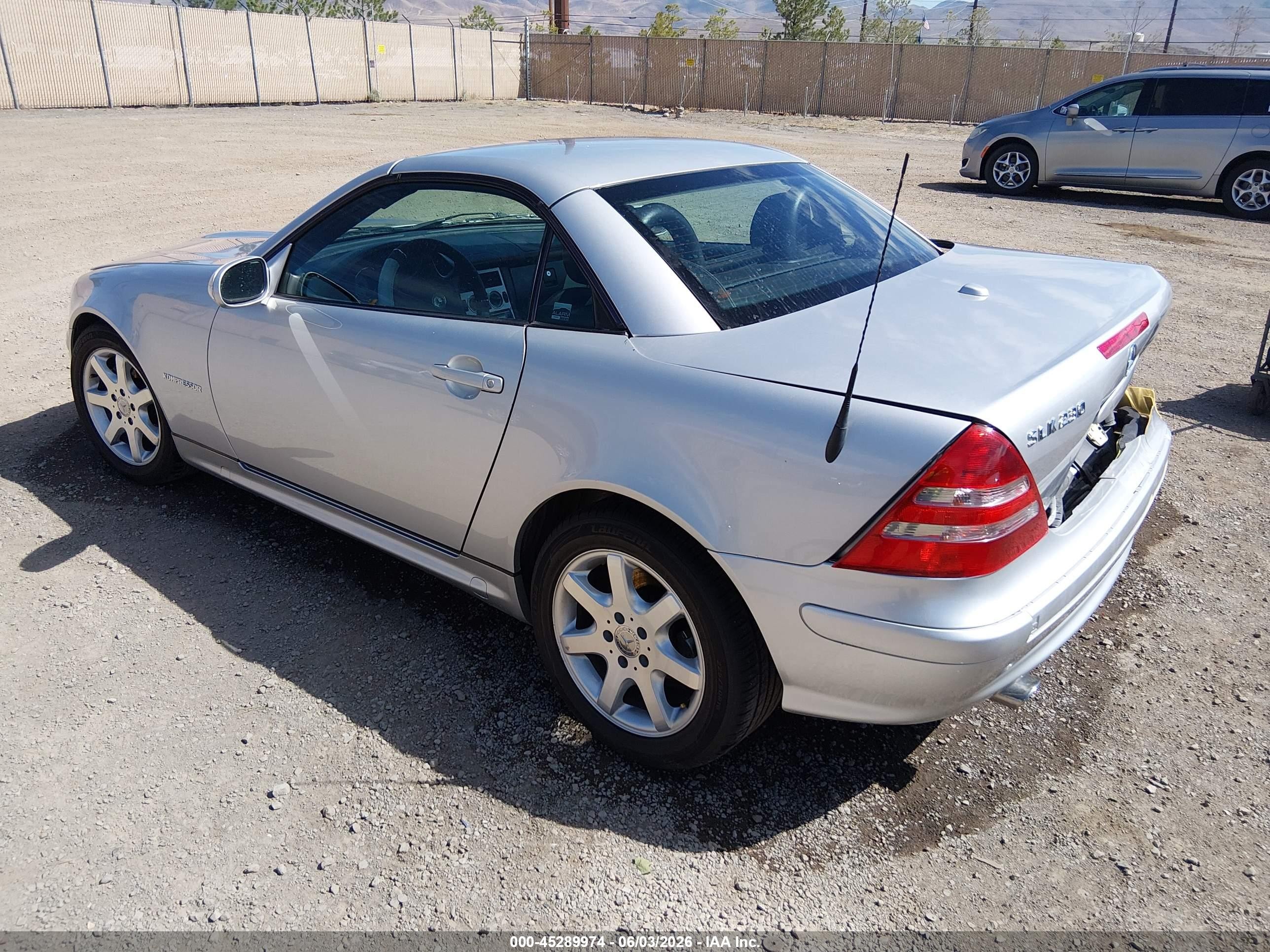 2002 Mercedes-benz Slk 230 Kompressor Silver vin: WDBKK49F32F260649