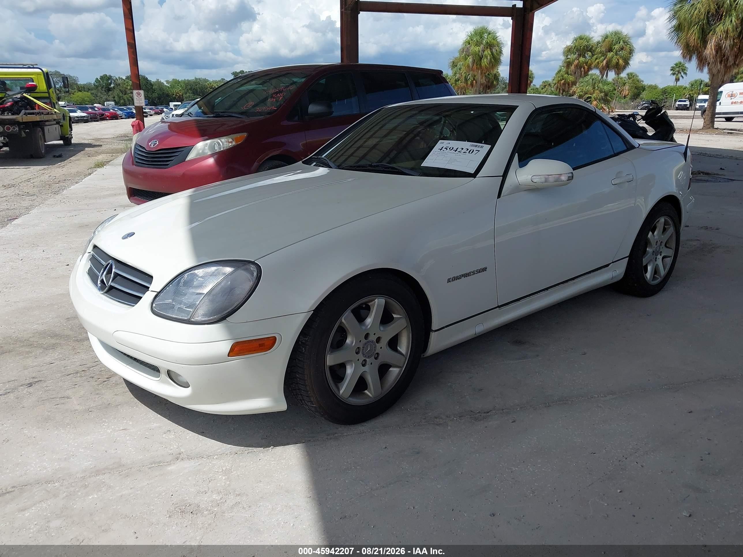 2004 Mercedes-benz Slk 230 Kompressor White vin: WDBKK49F54F300586