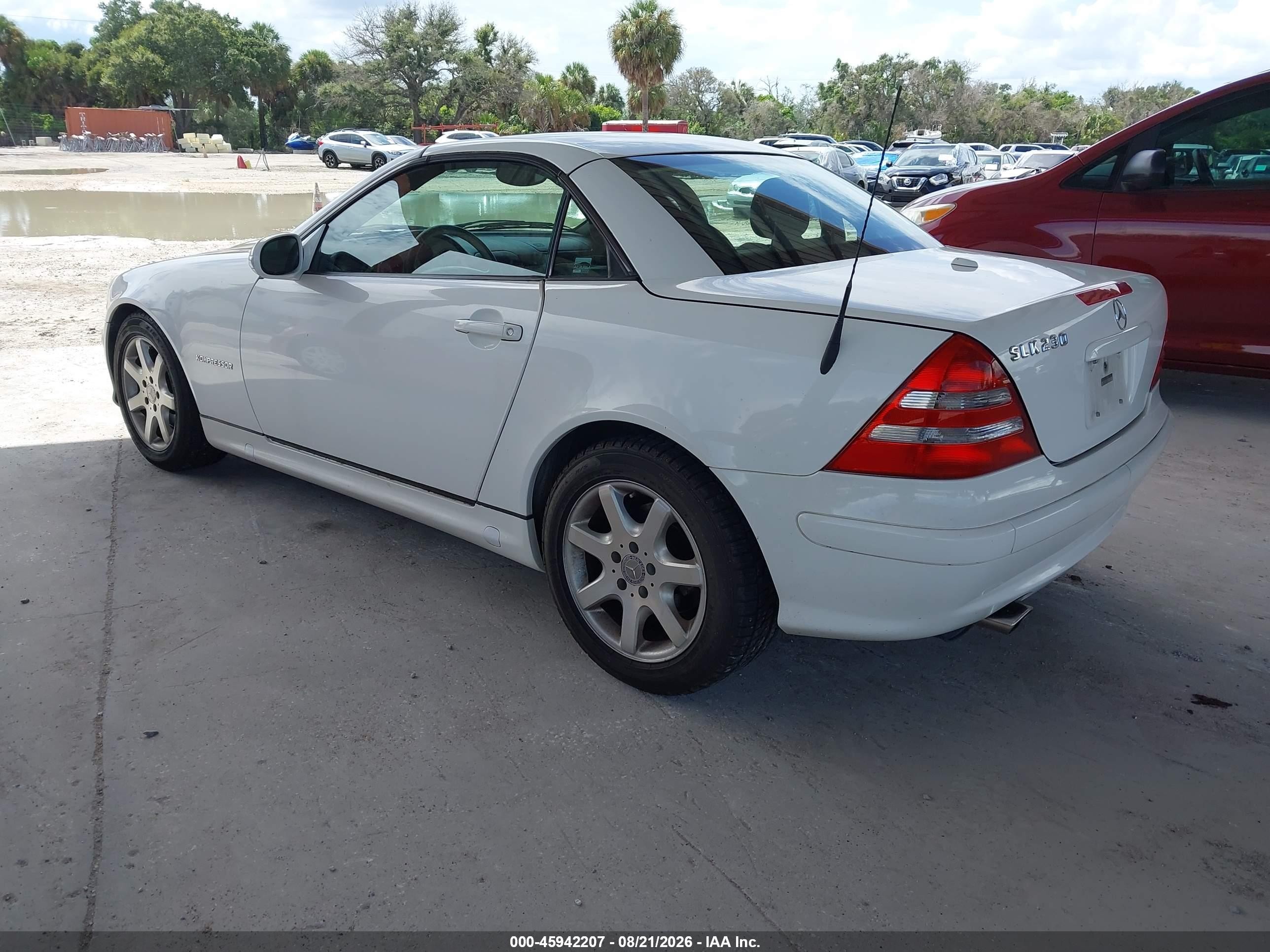 2004 Mercedes-benz Slk 230 Kompressor White vin: WDBKK49F54F300586