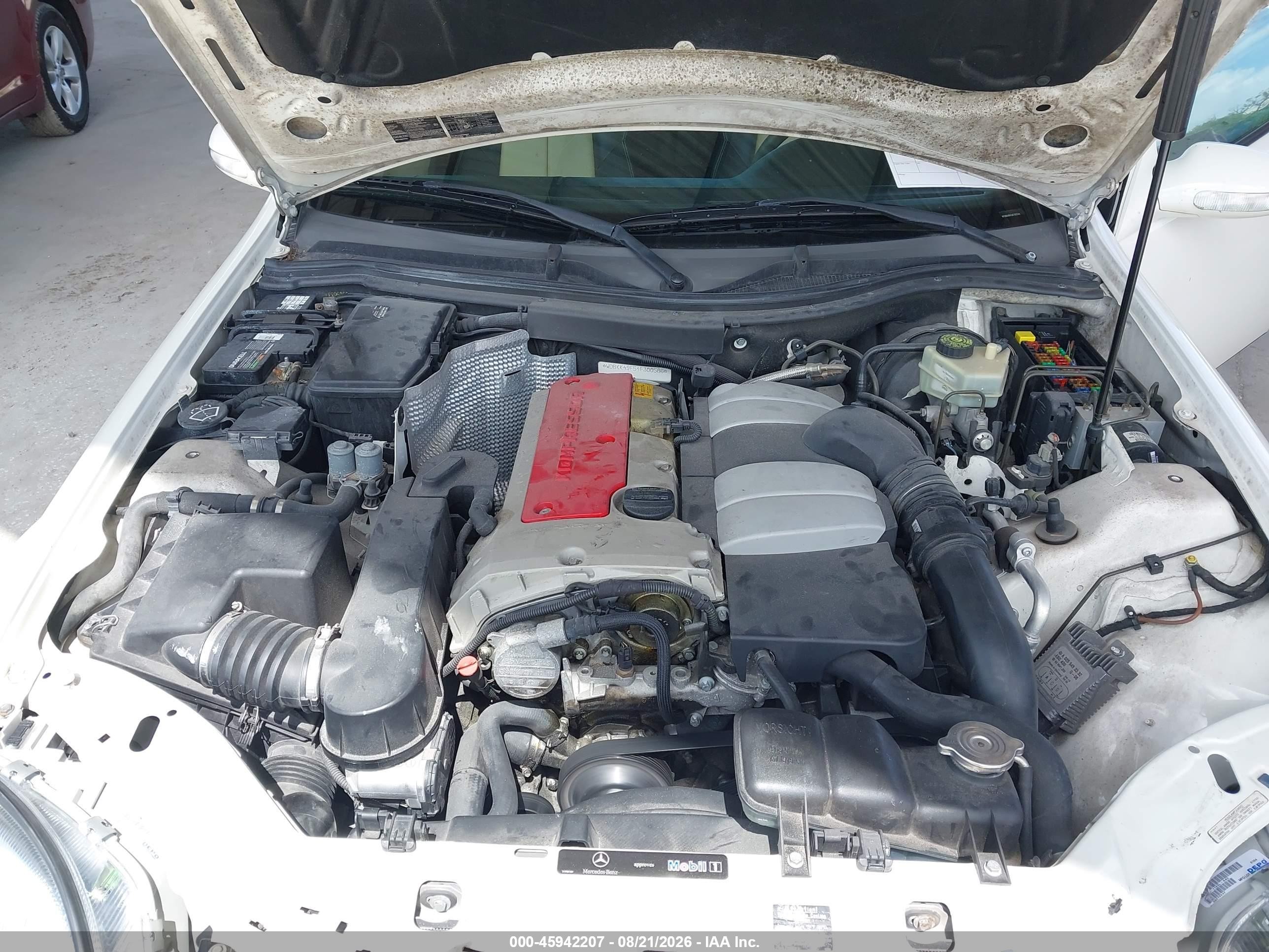 2004 Mercedes-benz Slk 230 Kompressor White vin: WDBKK49F54F300586