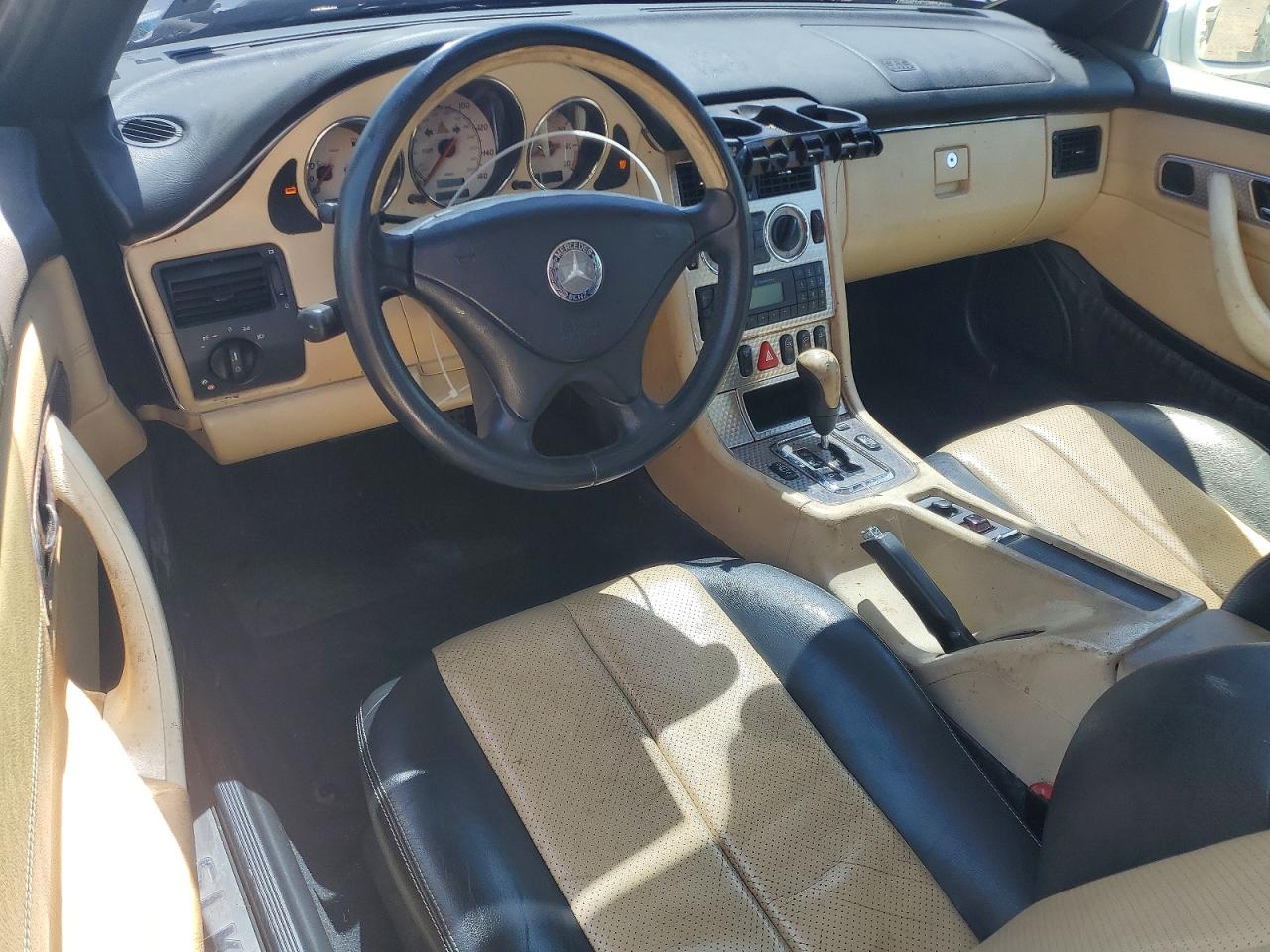 2001 Mercedes-benz Slk 230 Kompressor White vin: WDBKK49F61F189493