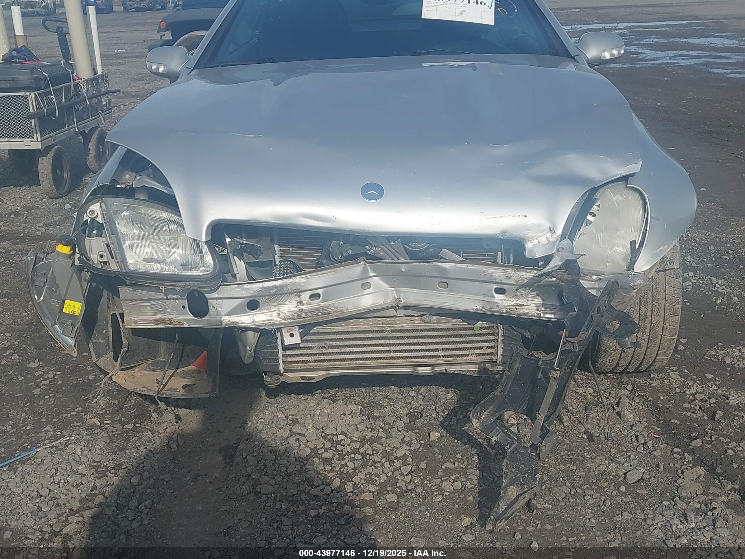 2001 Mercedes-benz Slk 230 Kompressor Серебряный vin: WDBKK49F71F205538