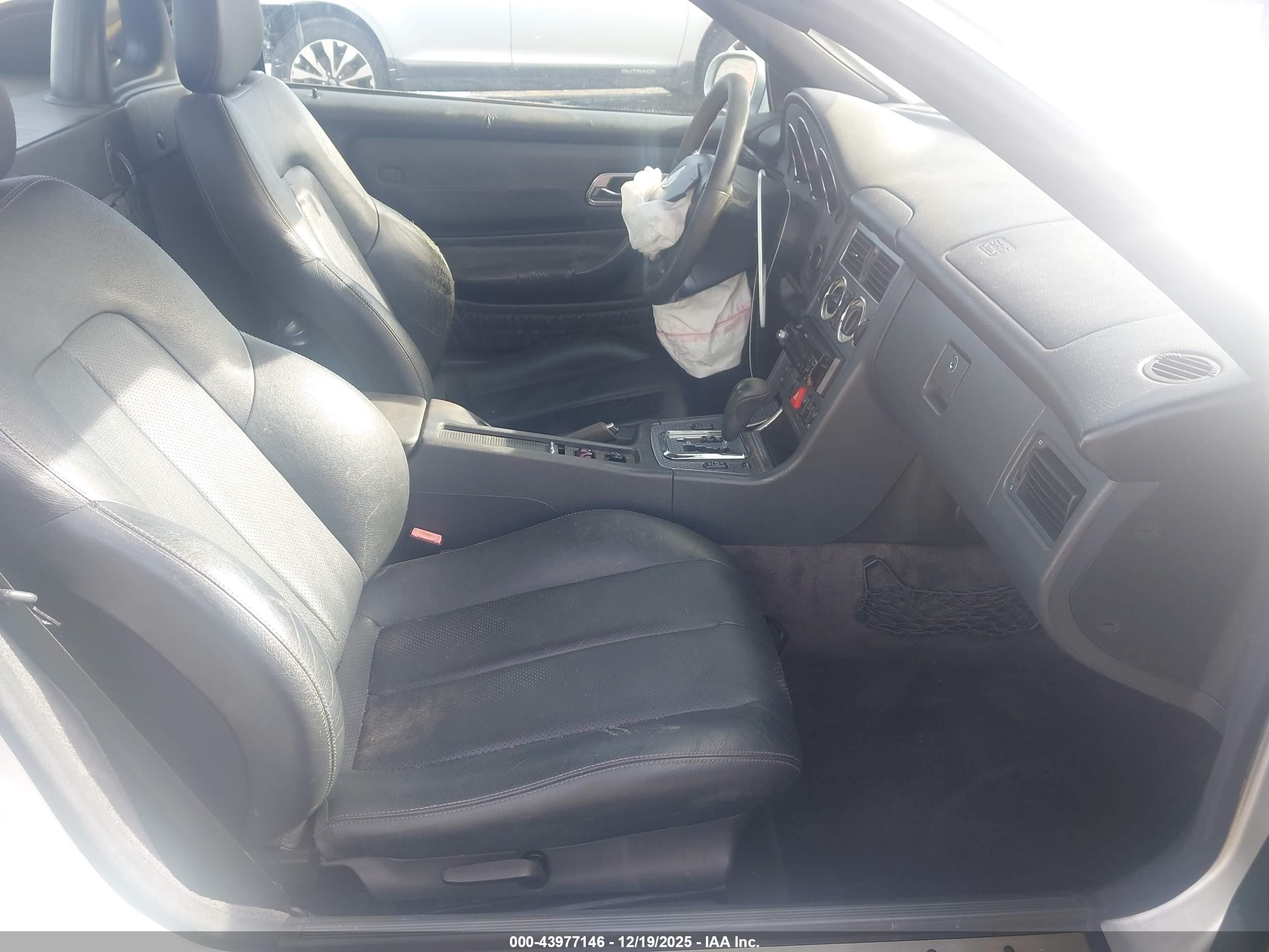 2001 Mercedes-benz Slk 230 Kompressor Серебряный vin: WDBKK49F71F205538