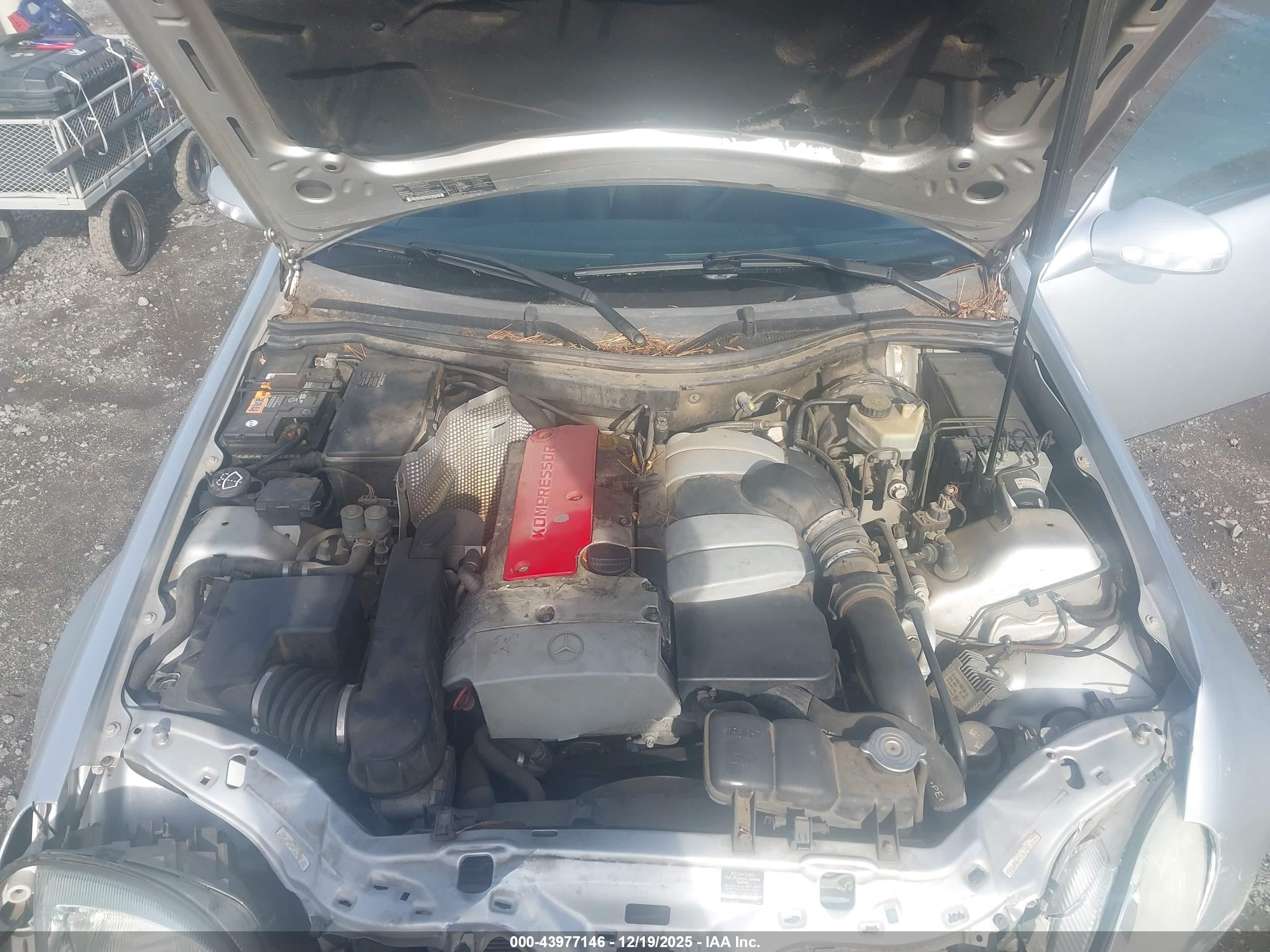 2001 Mercedes-benz Slk 230 Kompressor Серебряный vin: WDBKK49F71F205538
