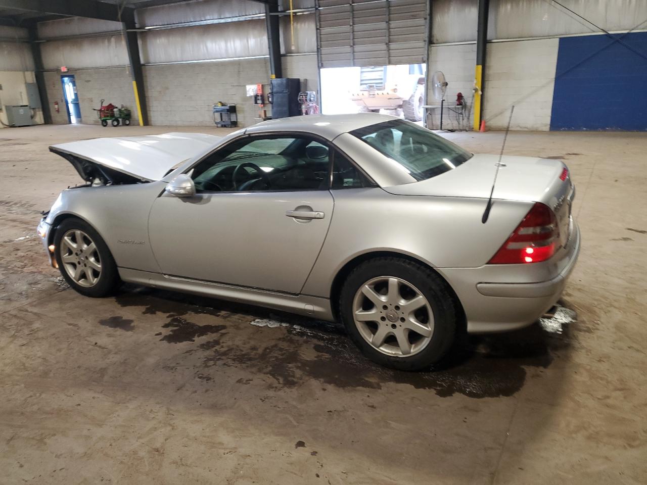 2004 Mercedes-benz Slk 230 Kompressor Silver vin: WDBKK49F74F301027