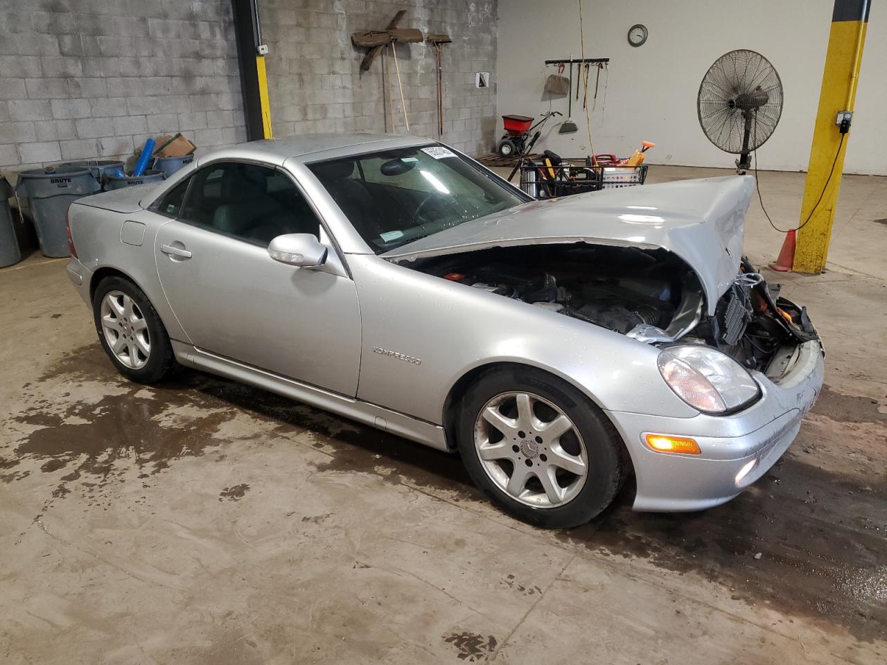 2004 Mercedes-benz Slk 230 Kompressor Silver vin: WDBKK49F74F301027