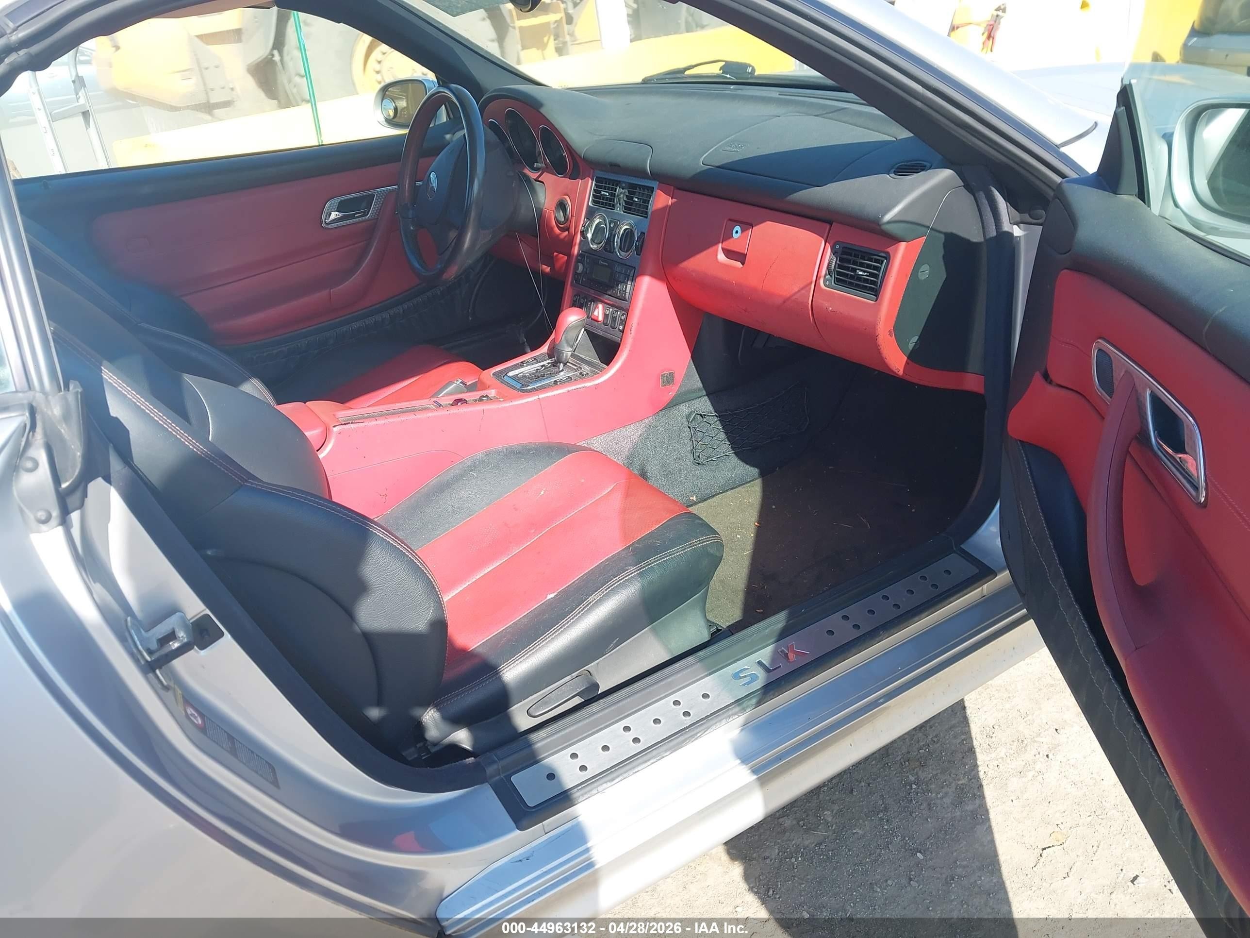 2001 Mercedes-benz Slk 230 Kompressor Silver vin: WDBKK49F81F197529