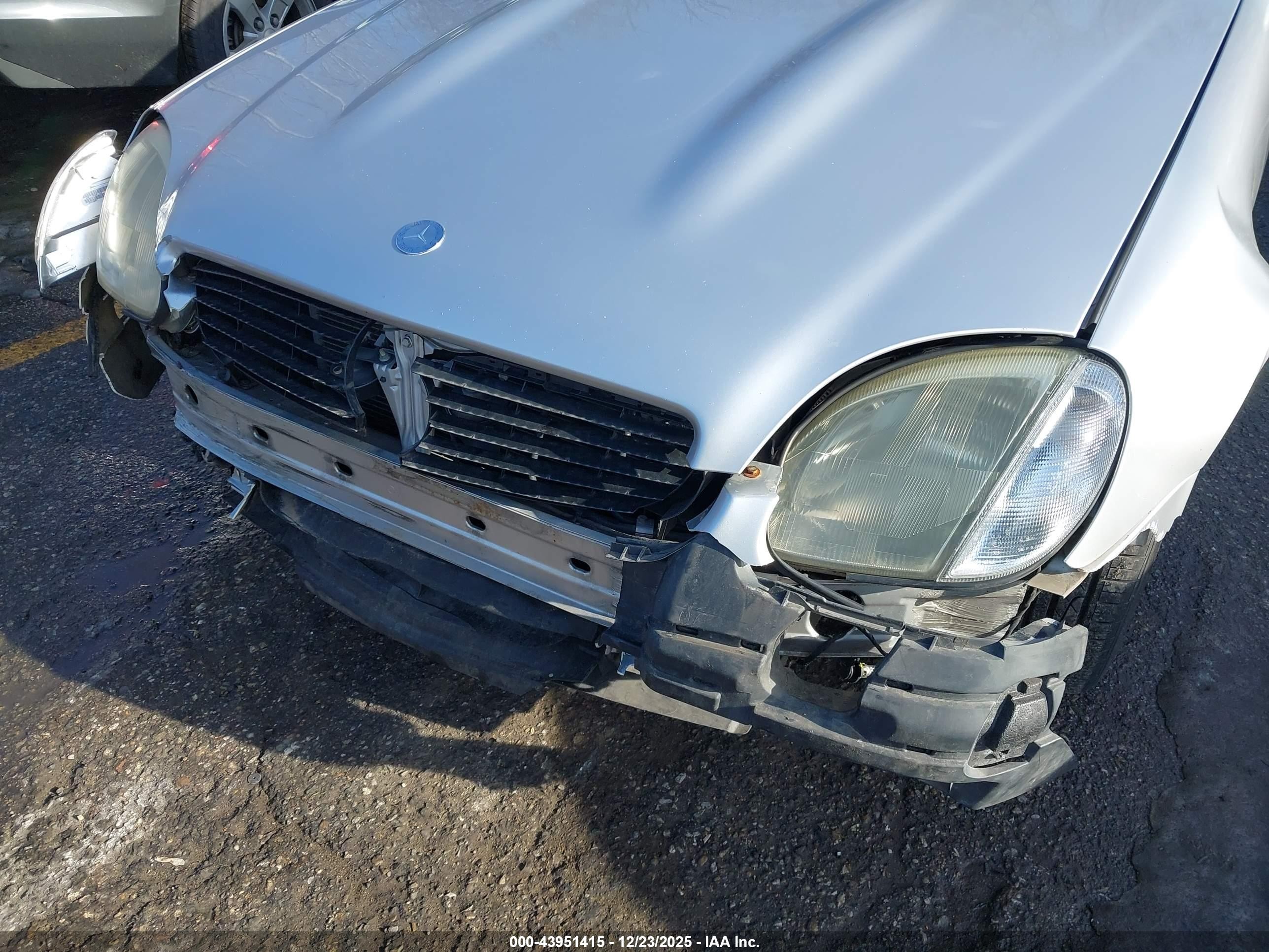 2001 Mercedes-benz Slk 230 Kompressor Silver vin: WDBKK49F81F204382