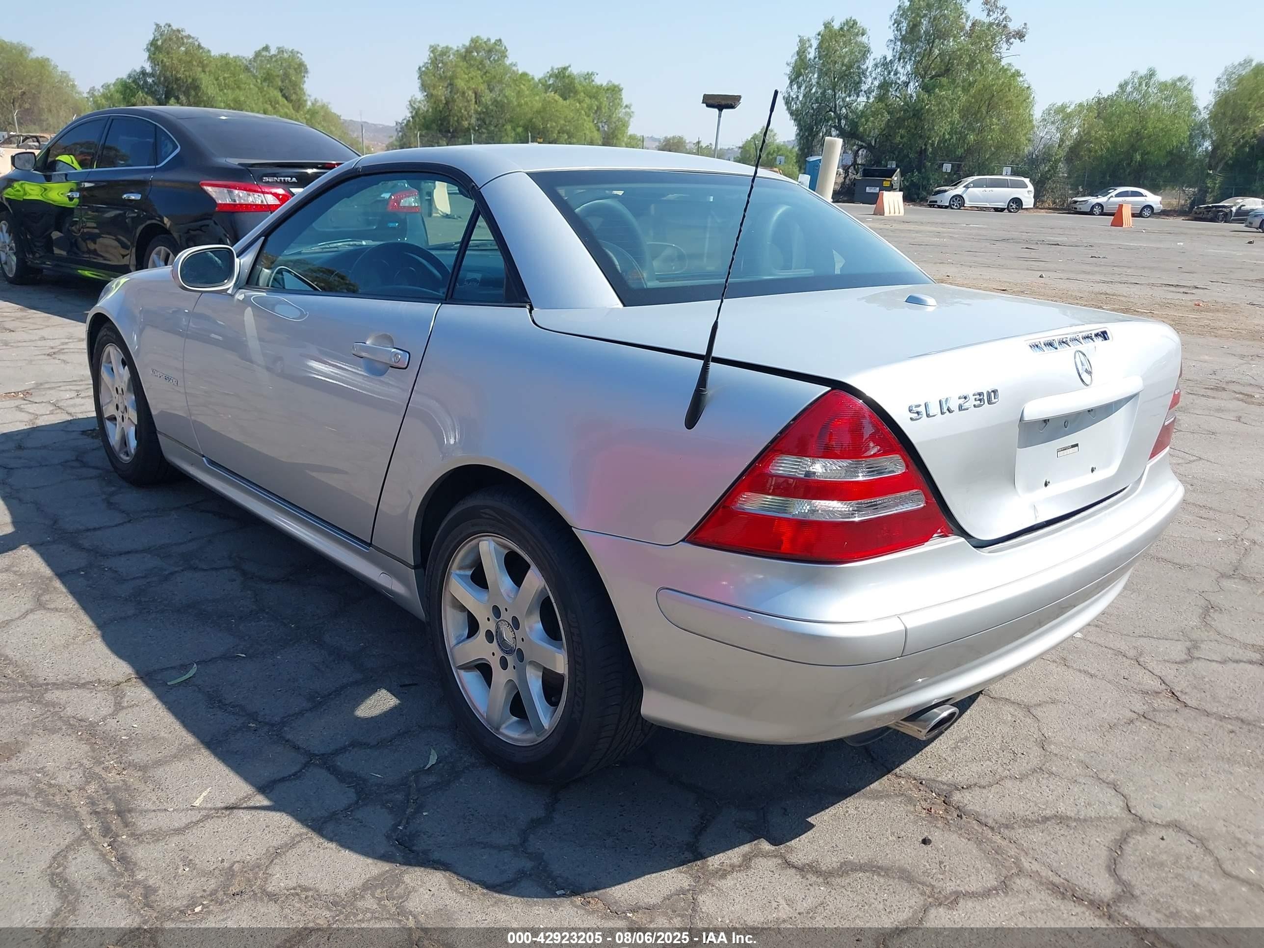 2001 Mercedes-benz Slk 230 Kompressor Silver vin: WDBKK49F91F221675