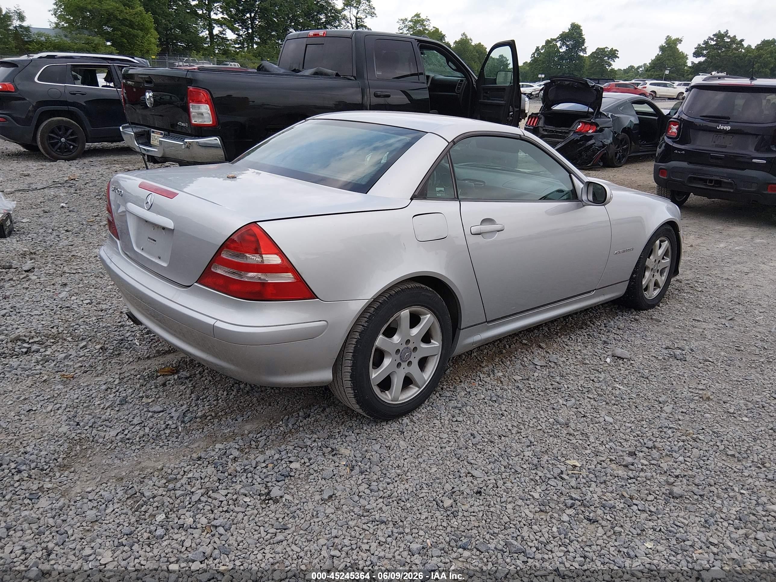 2003 Mercedes-benz Slk 230 Kompressor Silver vin: WDBKK49F93F274542