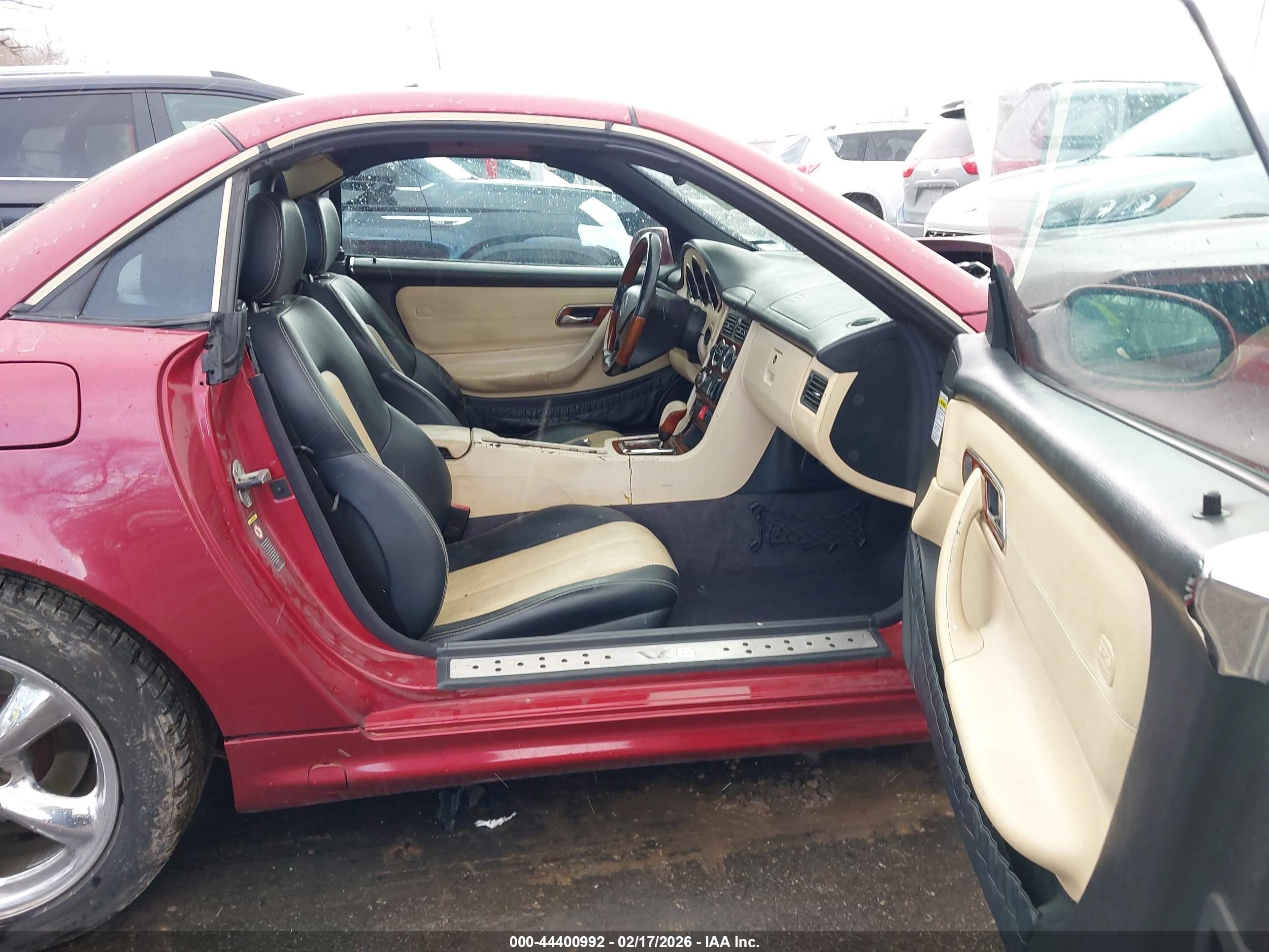 2001 Mercedes-benz Slk 320   Red vin: WDBKK65F01F198210