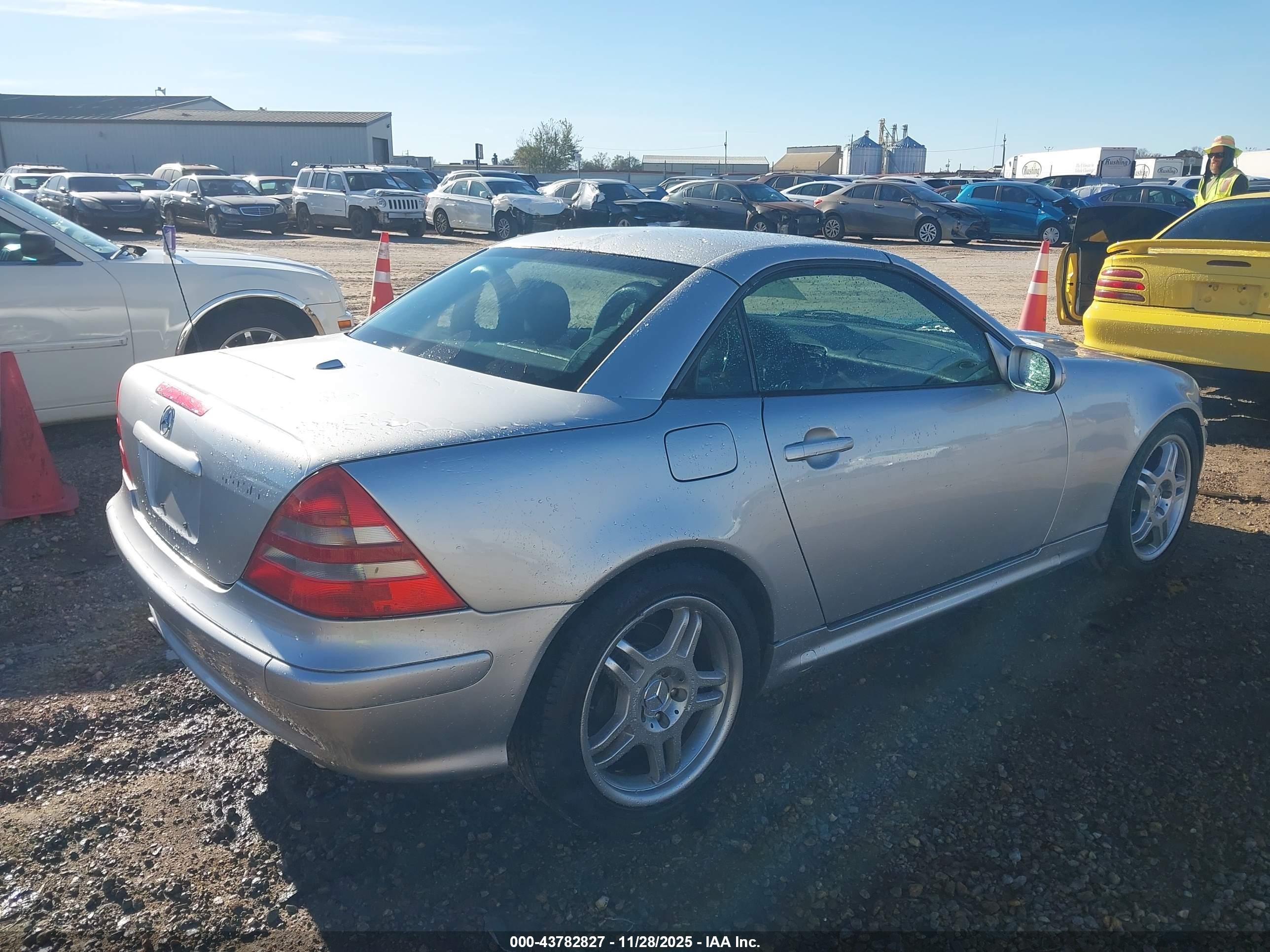 2001 Mercedes-benz Slk 320   Silver vin: WDBKK65F01F202756