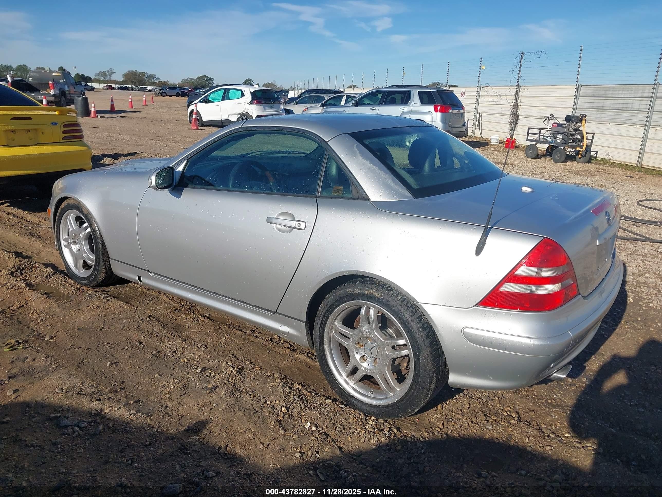 2001 Mercedes-benz Slk 320   Silver vin: WDBKK65F01F202756