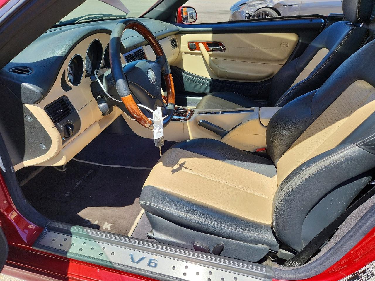 2002 Mercedes-benz Slk 320 Burgundy vin: WDBKK65F02F266748