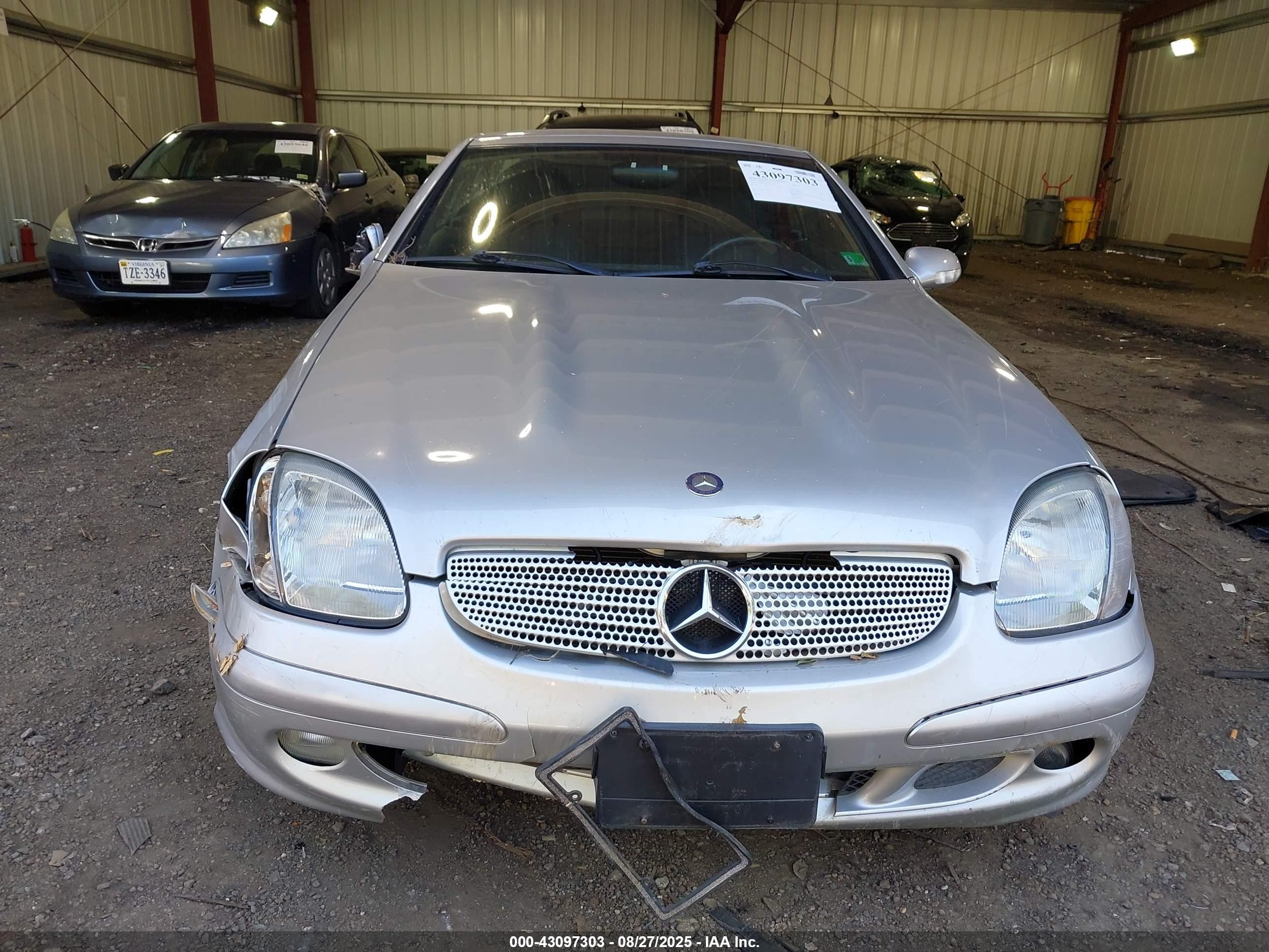 2004 Mercedes-benz Slk 320   Серебряный vin: WDBKK65F04F304224