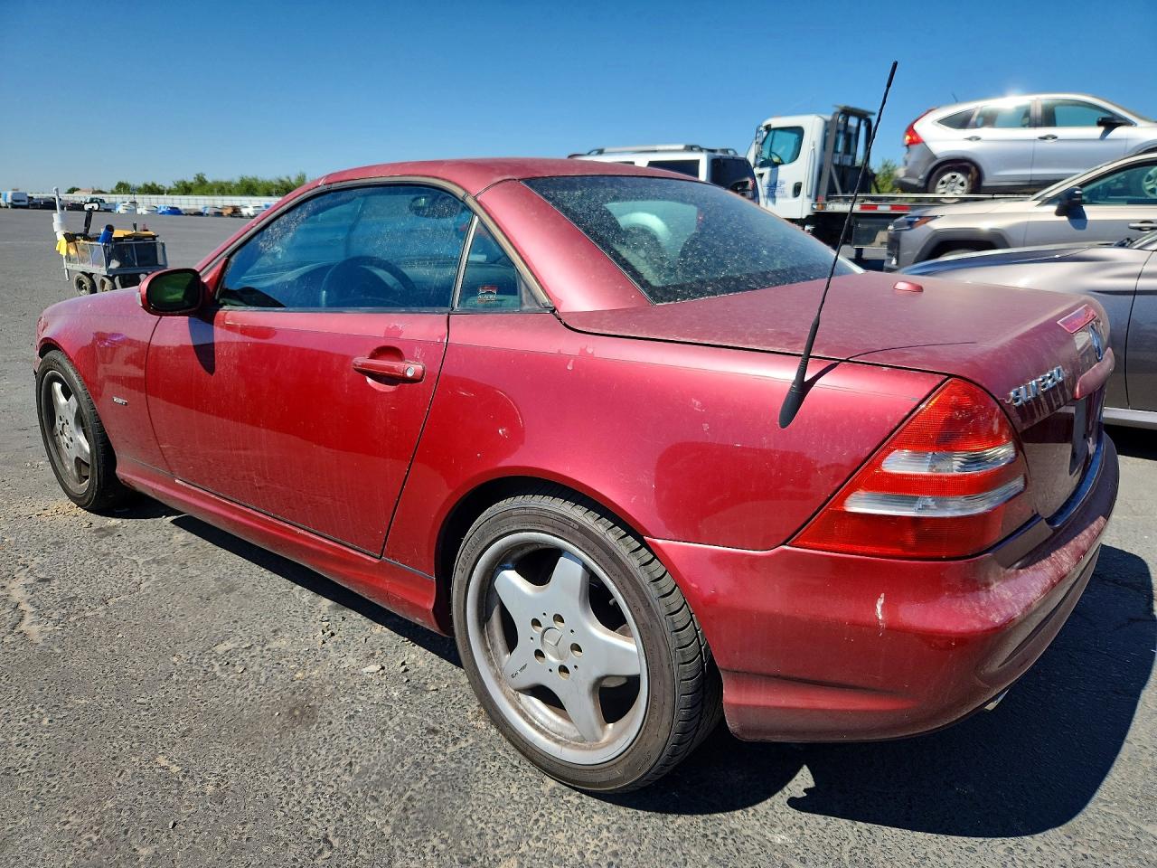 2001 Mercedes-benz Slk 320 Red vin: WDBKK65F11F174658