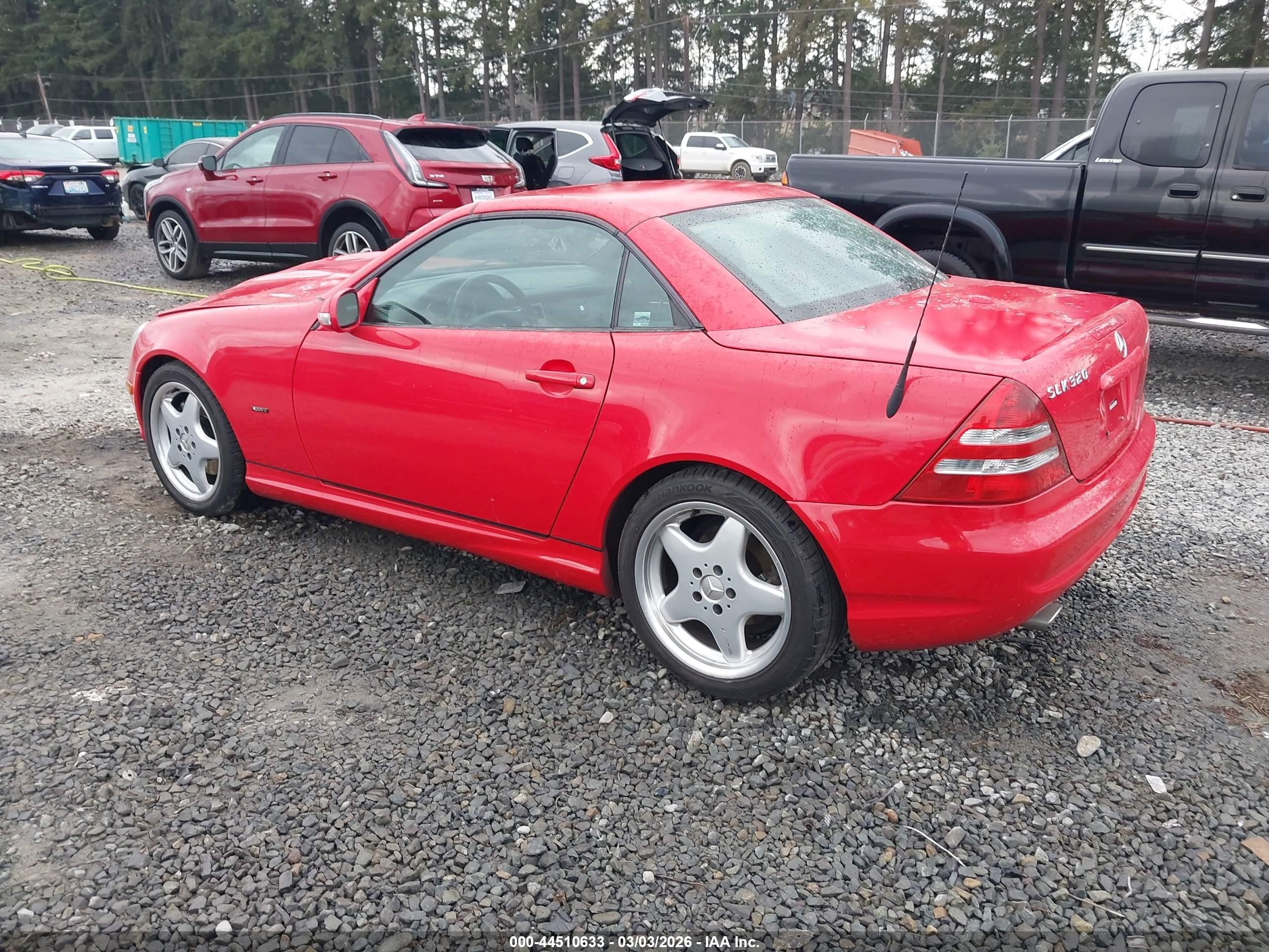 2001 Mercedes-benz Slk 320   Red vin: WDBKK65F11F198734