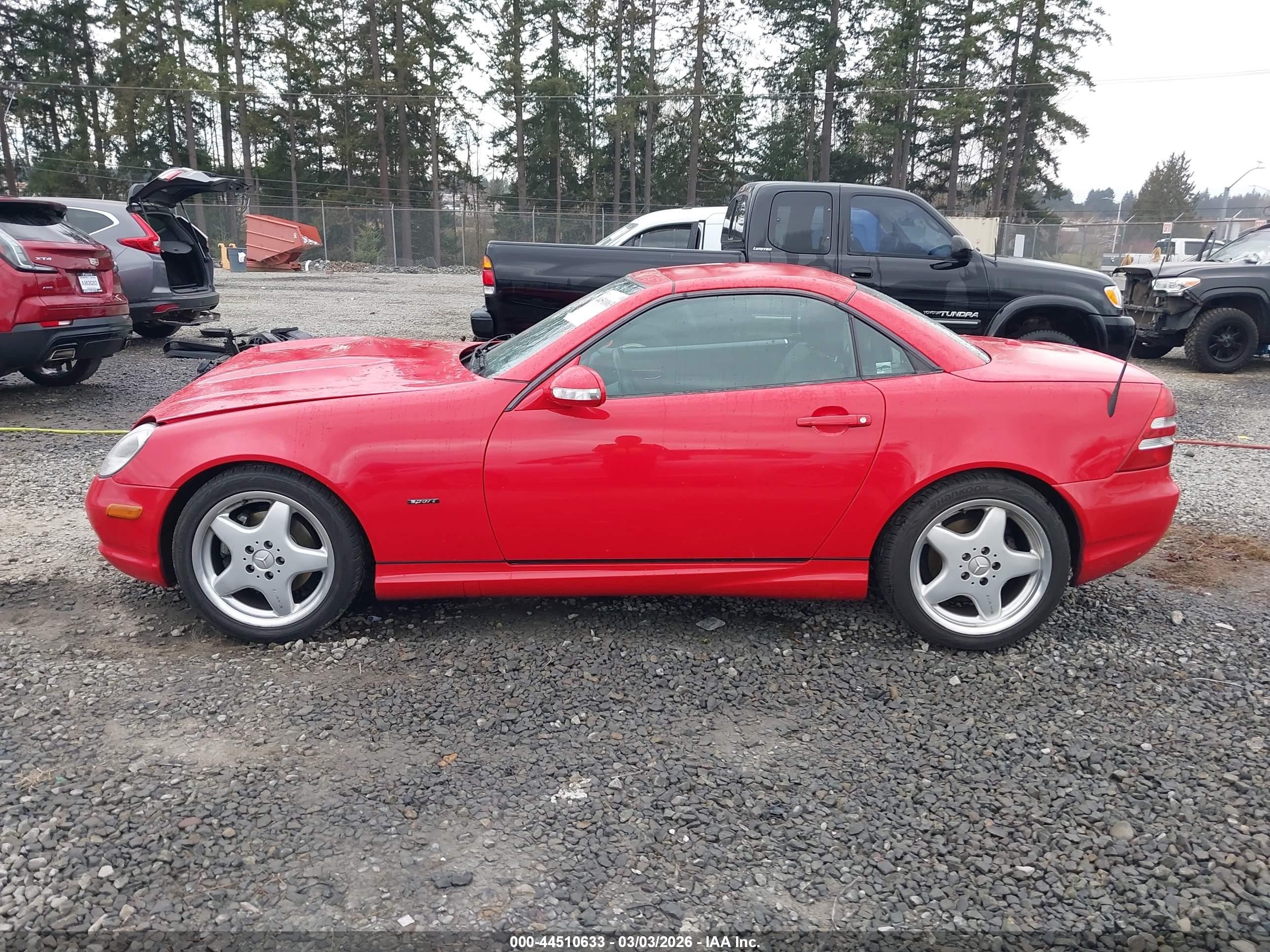 2001 Mercedes-benz Slk 320   Red vin: WDBKK65F11F198734