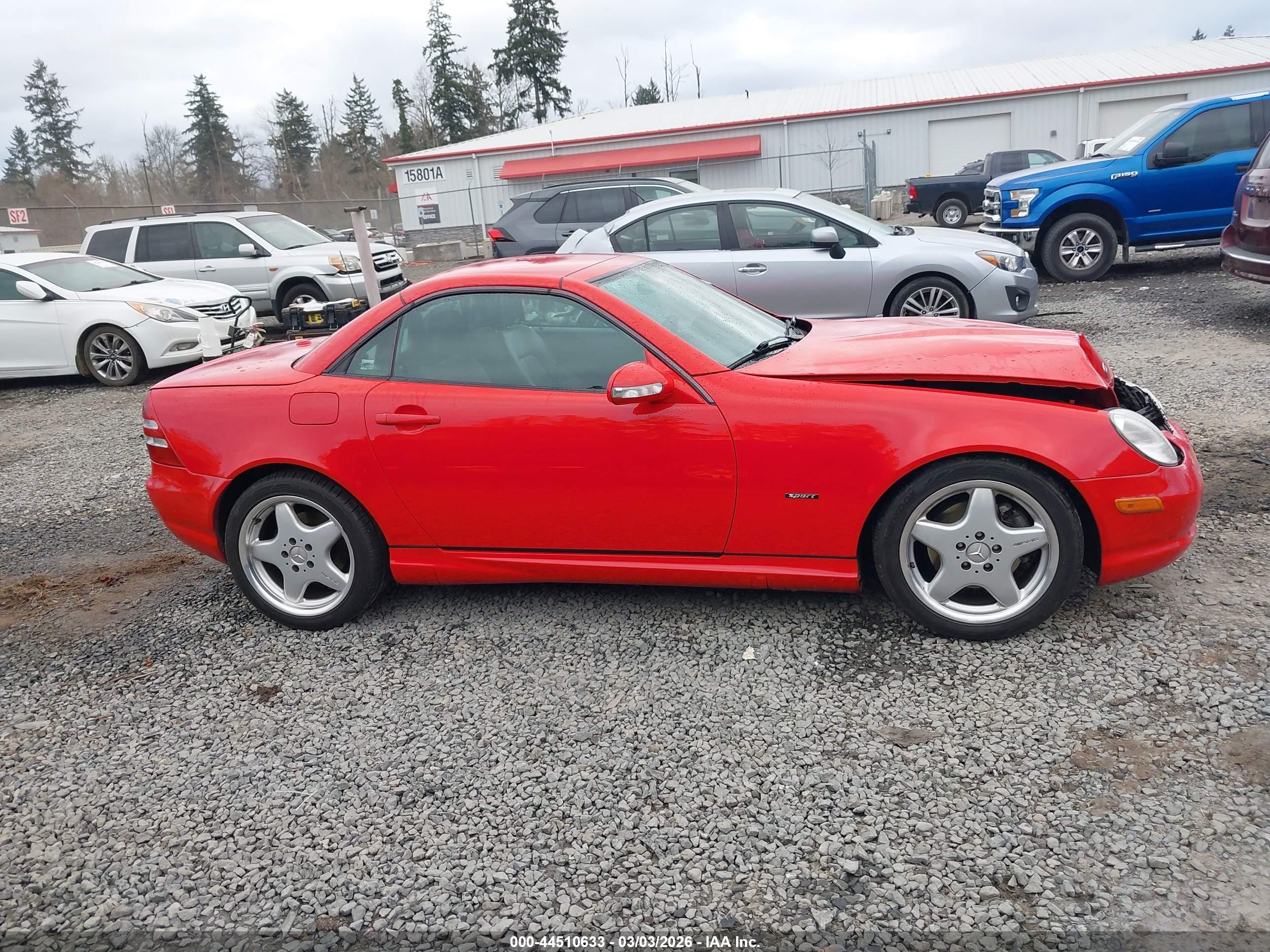 2001 Mercedes-benz Slk 320   Red vin: WDBKK65F11F198734