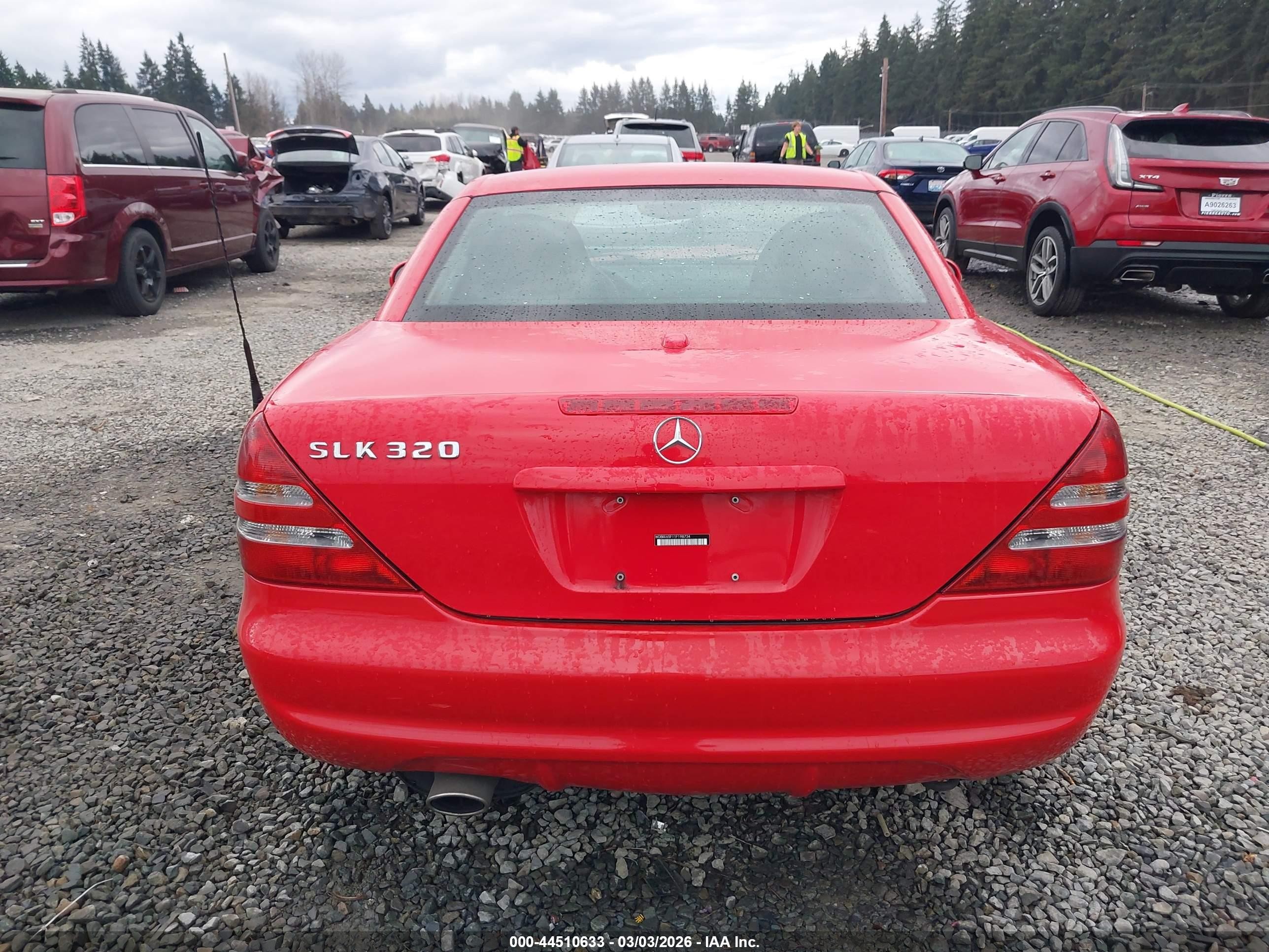 2001 Mercedes-benz Slk 320   Red vin: WDBKK65F11F198734