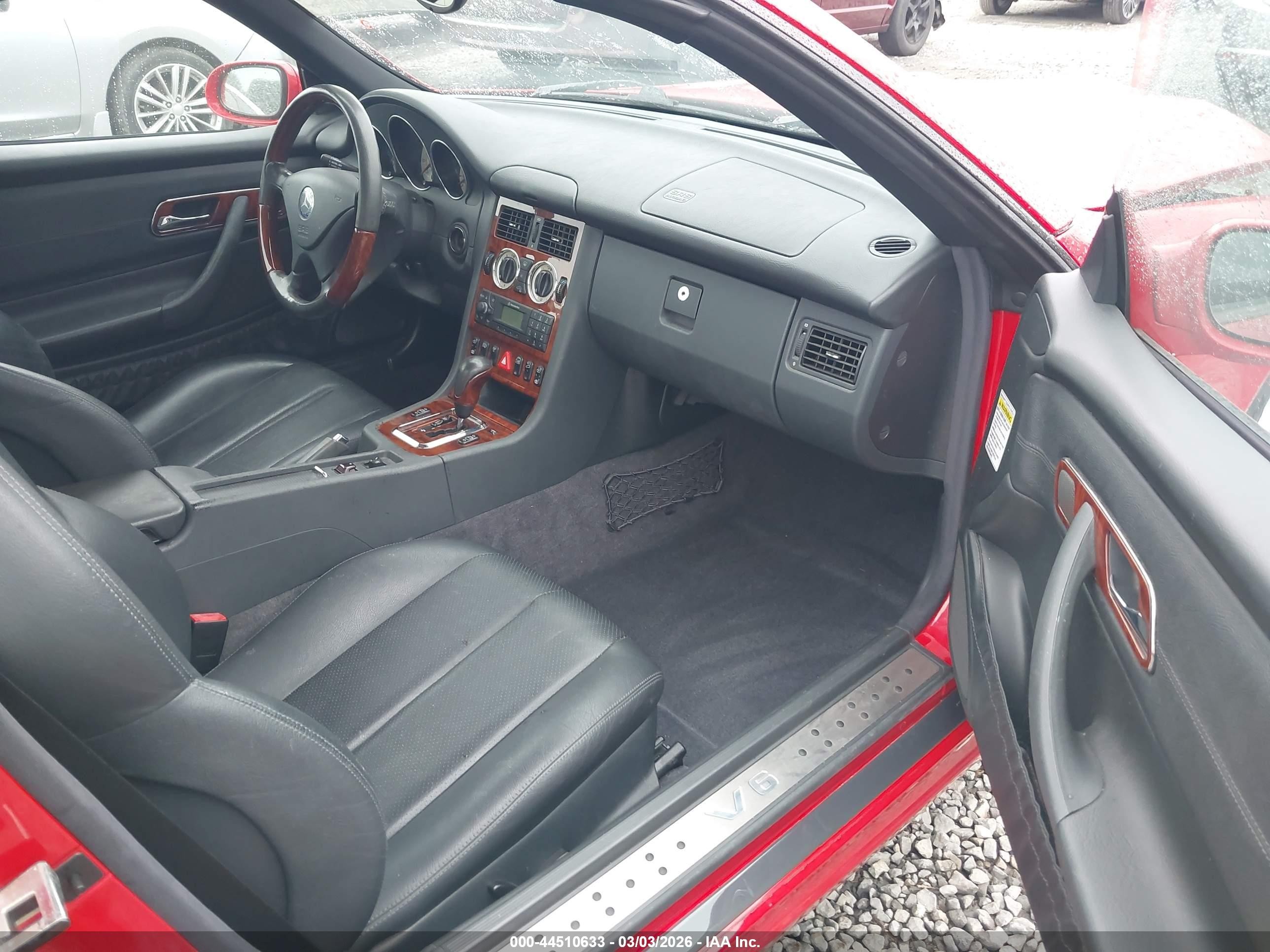 2001 Mercedes-benz Slk 320   Red vin: WDBKK65F11F198734
