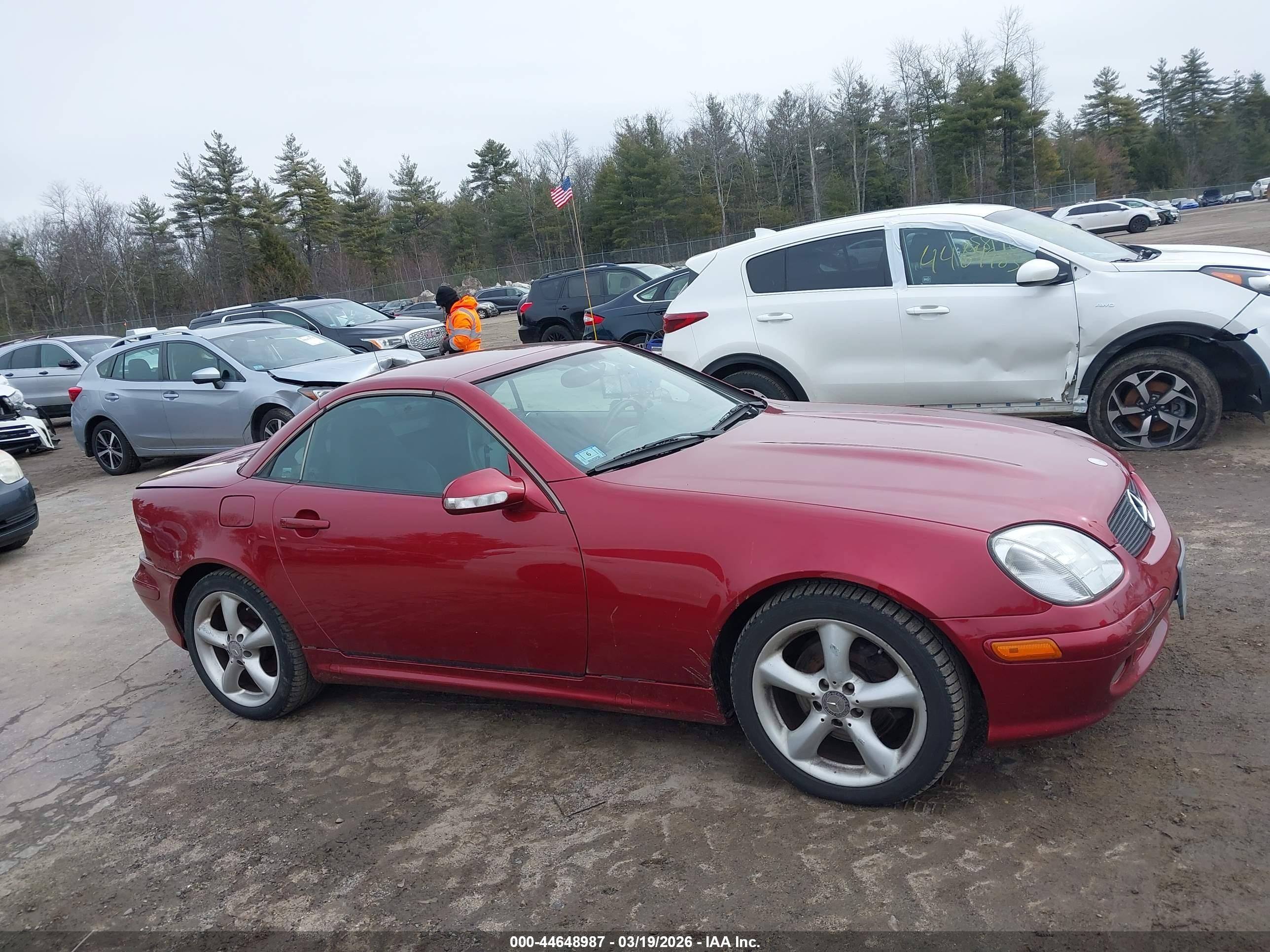 2001 Mercedes-benz Slk 320   Red vin: WDBKK65F11F201809