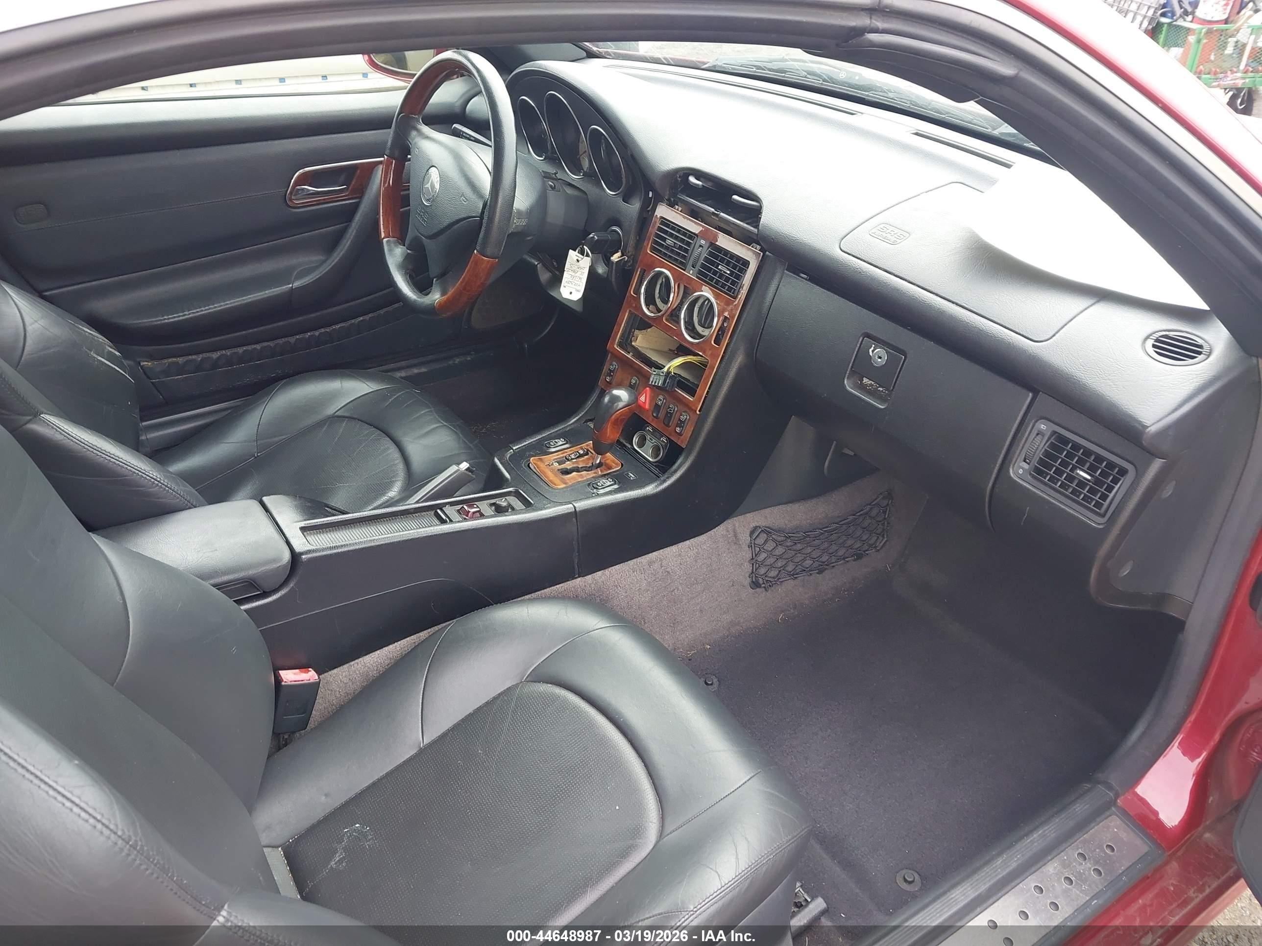 2001 Mercedes-benz Slk 320   Red vin: WDBKK65F11F201809