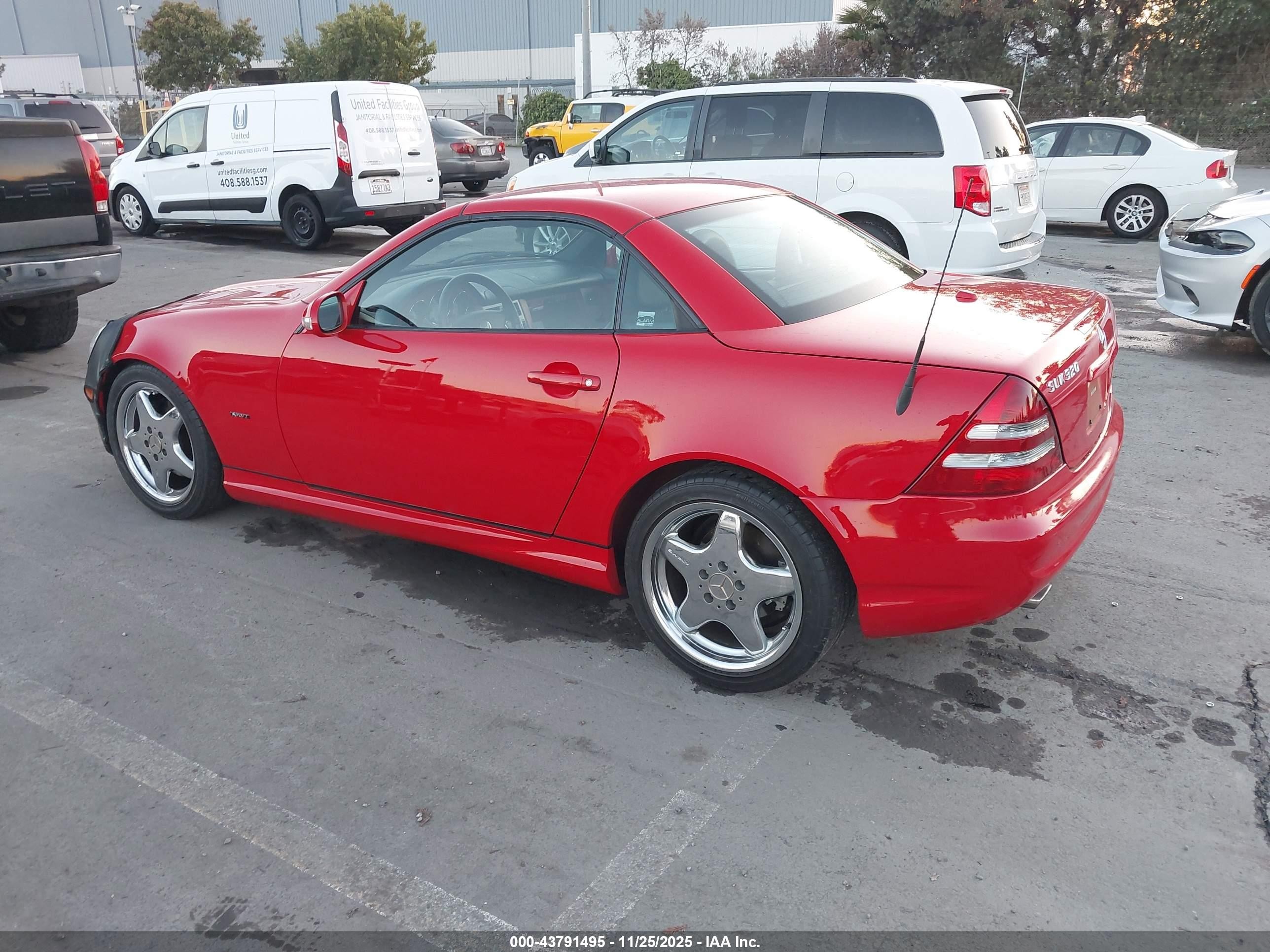 2001 Mercedes-benz Slk 320   Red vin: WDBKK65F11F210249
