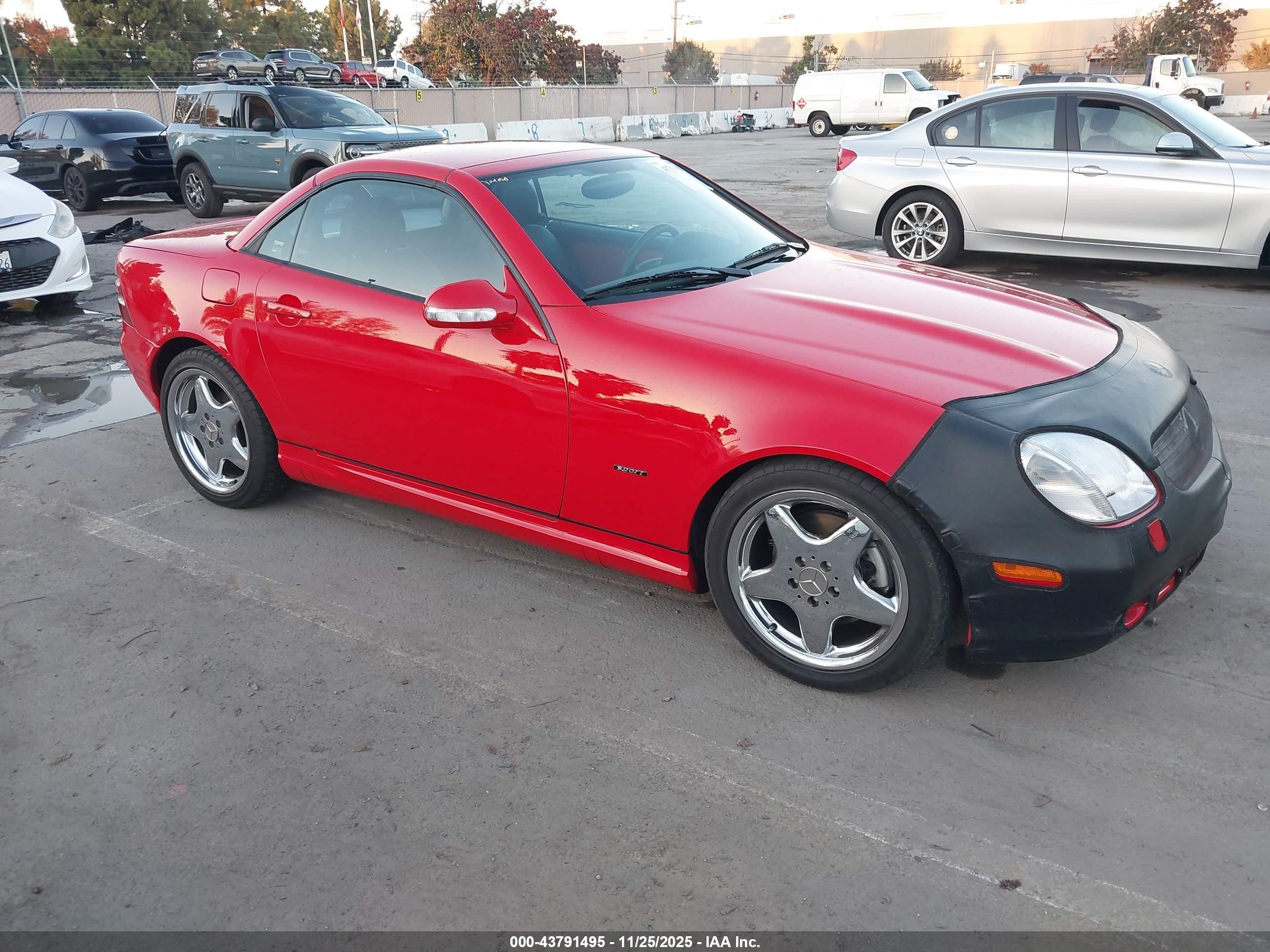 2001 Mercedes-benz Slk 320   Red vin: WDBKK65F11F210249