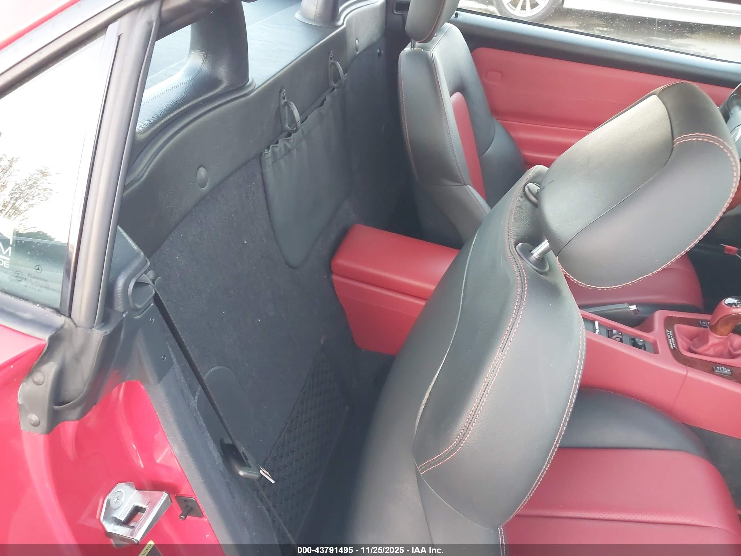 2001 Mercedes-benz Slk 320   Red vin: WDBKK65F11F210249