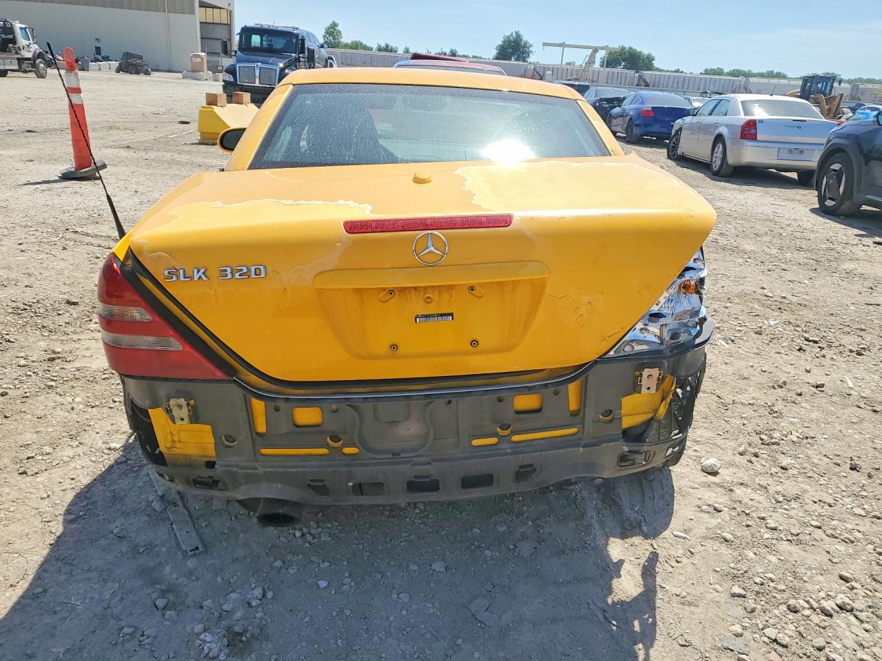 2002 Mercedes-benz Slk 320 Yellow vin: WDBKK65F12F243866