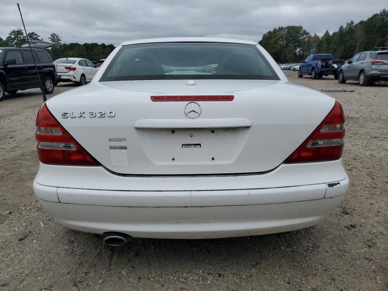 2001 Mercedes-benz Slk 320 White vin: WDBKK65F21F224516