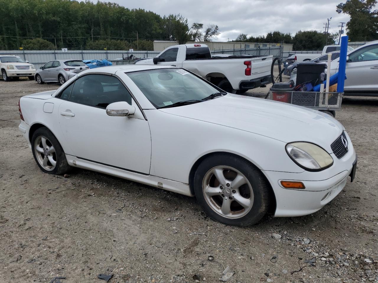 2001 Mercedes-benz Slk 320 White vin: WDBKK65F21F224516