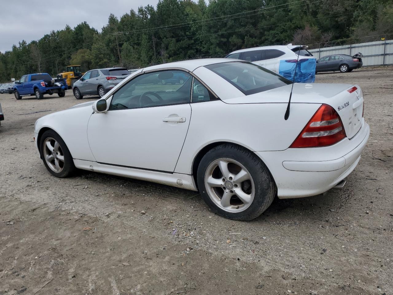 2001 Mercedes-benz Slk 320 White vin: WDBKK65F21F224516